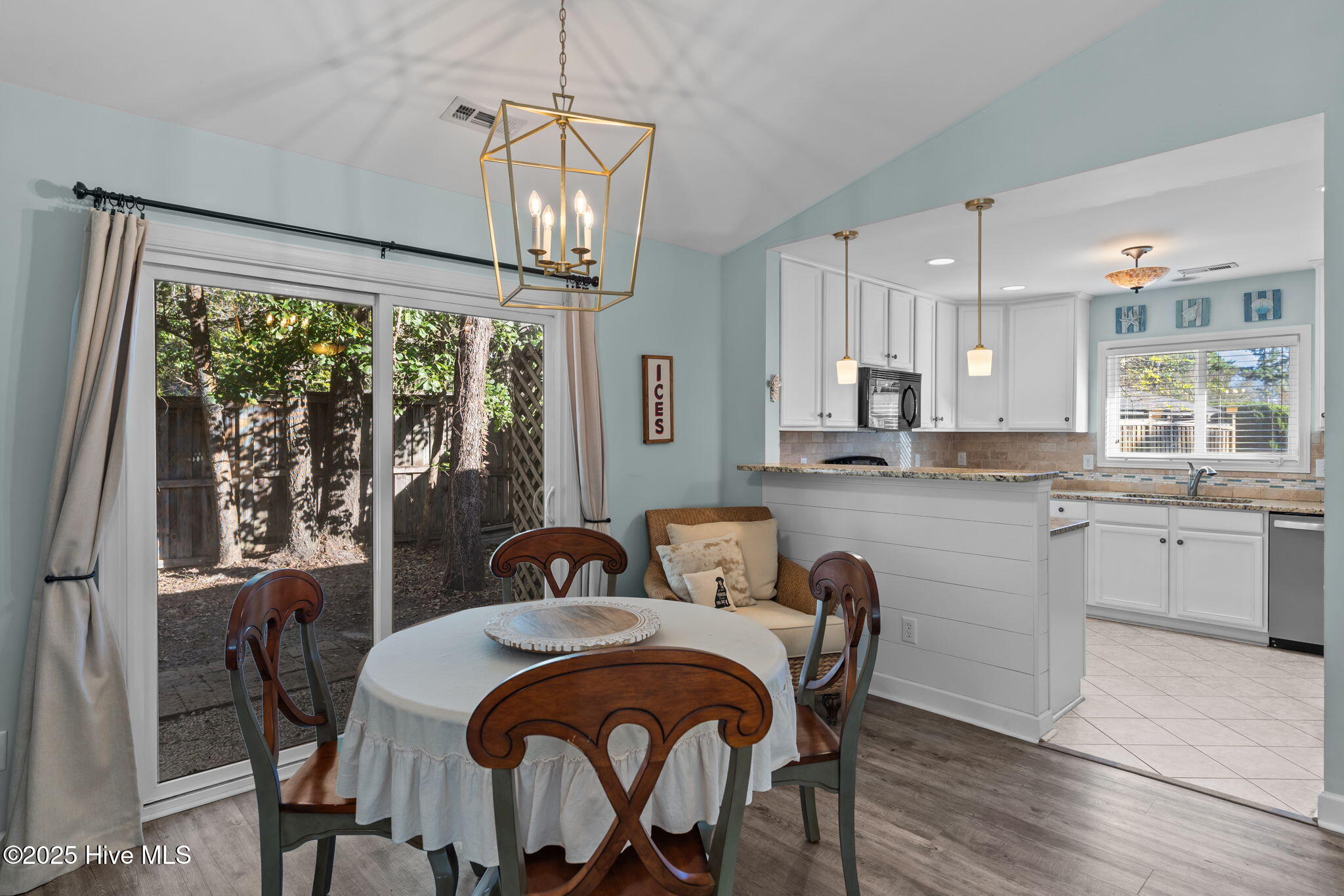 100537422 | Photo 20