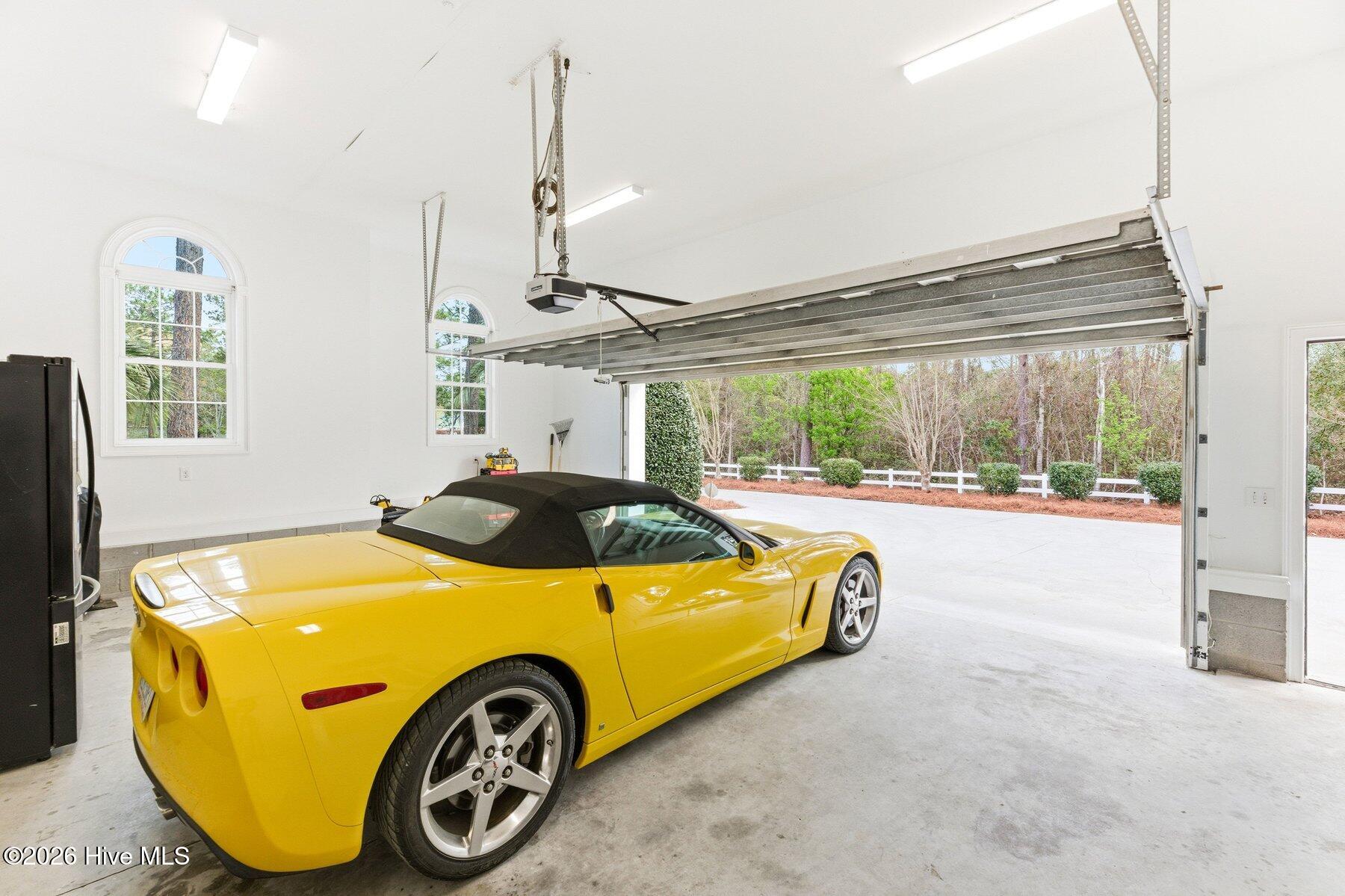 100563344 | Photo 39