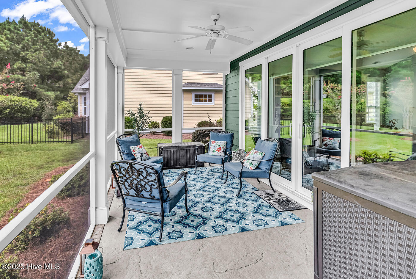 100529992 | Photo 36