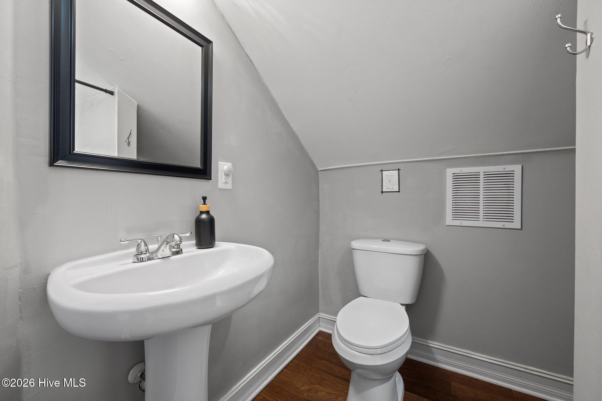 100555981 | Photo 39