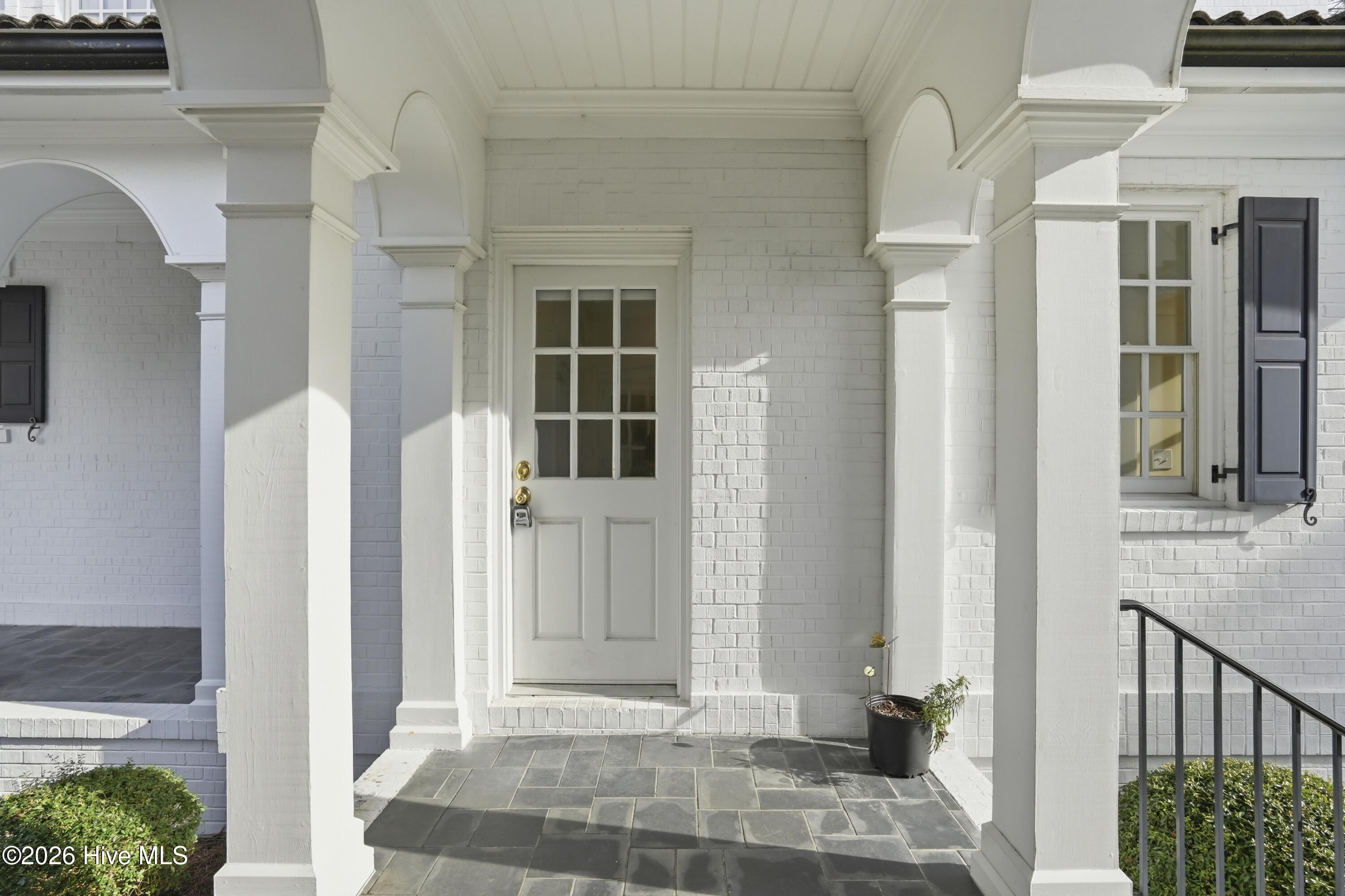 100556046 | Photo 56