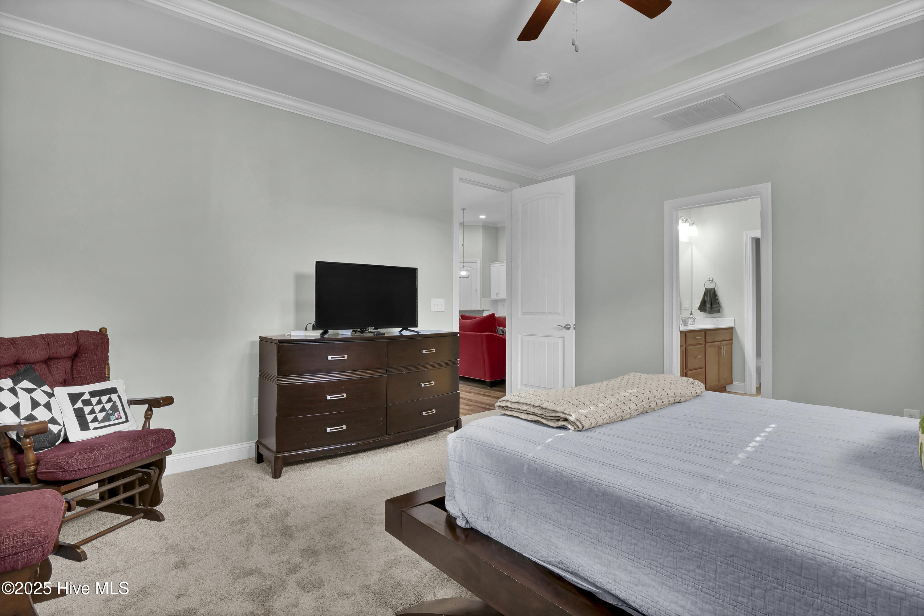 100534693 | Photo 14