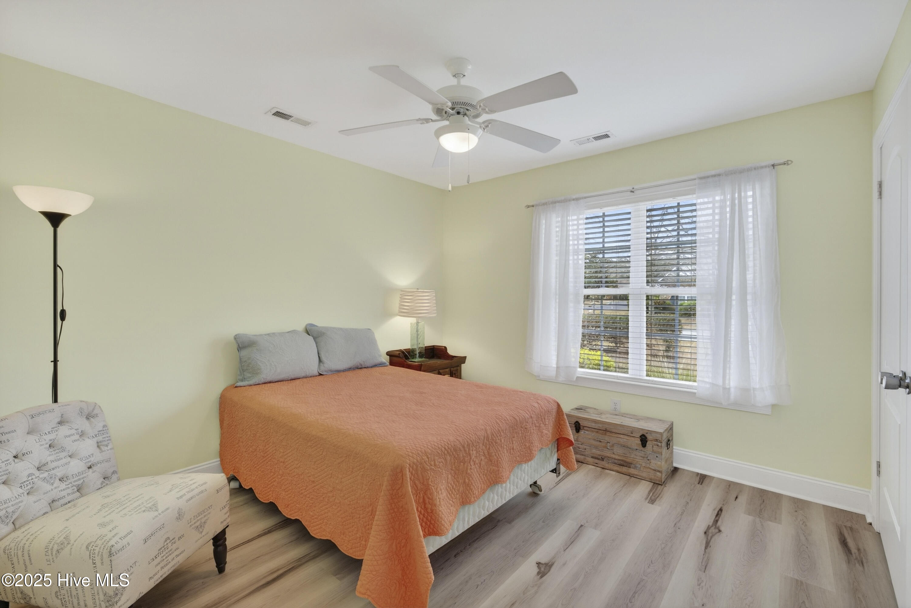 100550150 | Photo 16