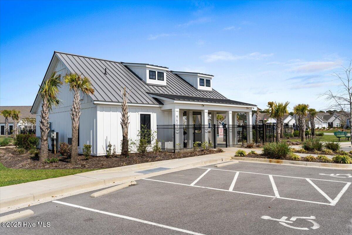 100532427 | Photo 49