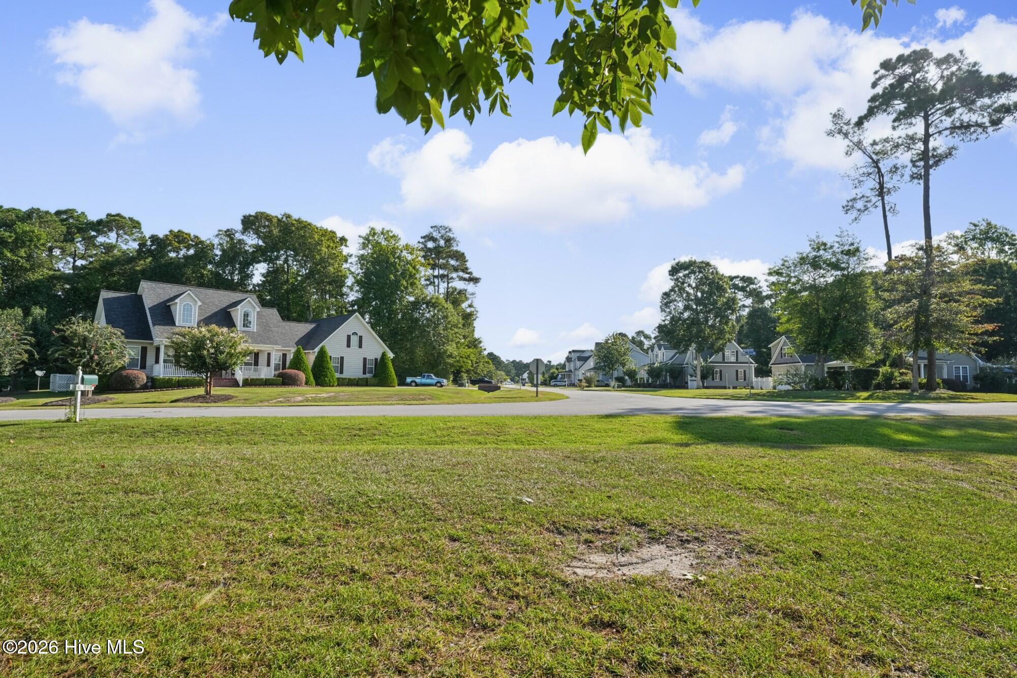 Listing photograph for 209 Creek View Circle, Sneads Ferry, NC 28460