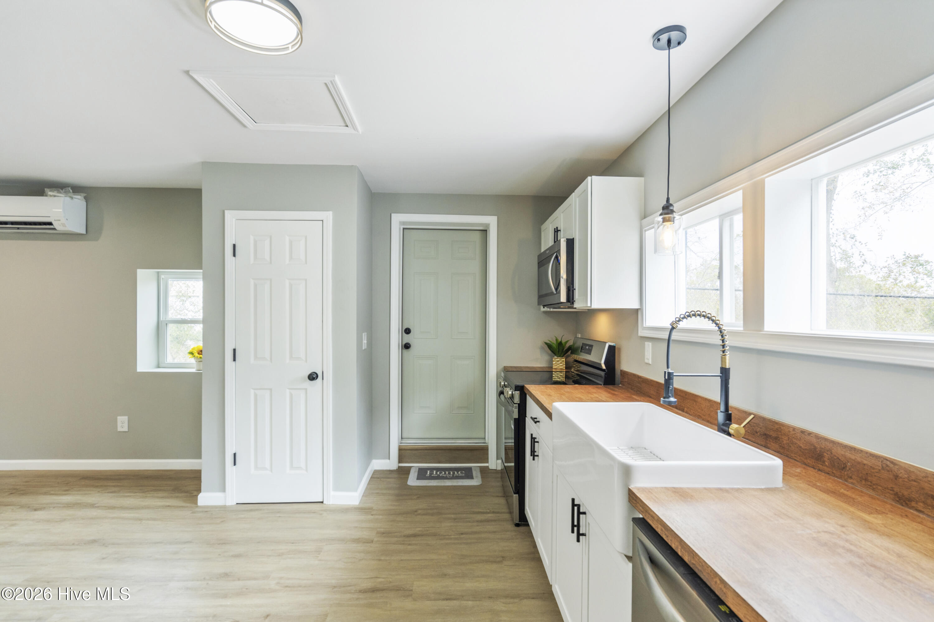 100556703 | Photo 21