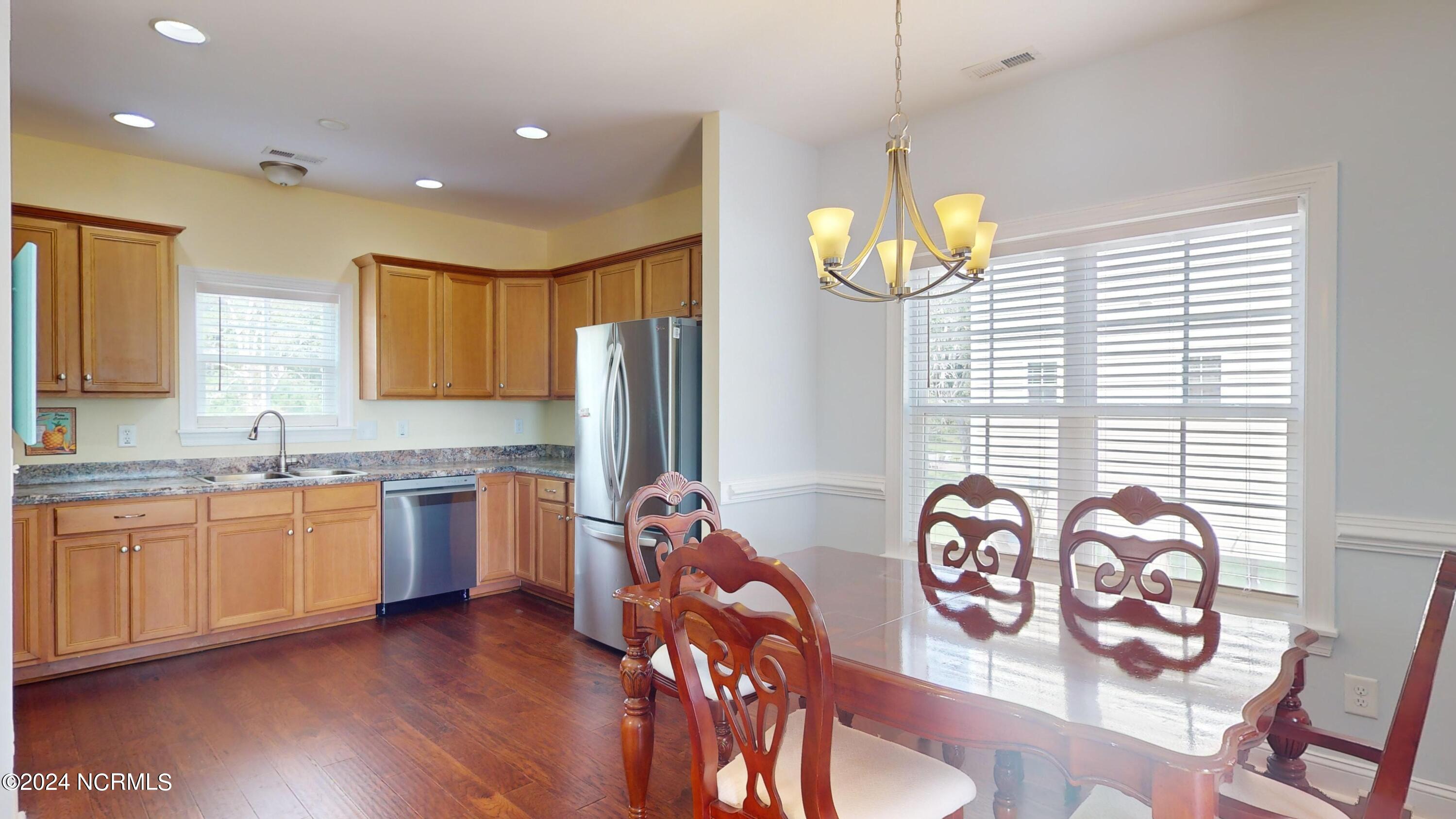 100469557 | Photo 19