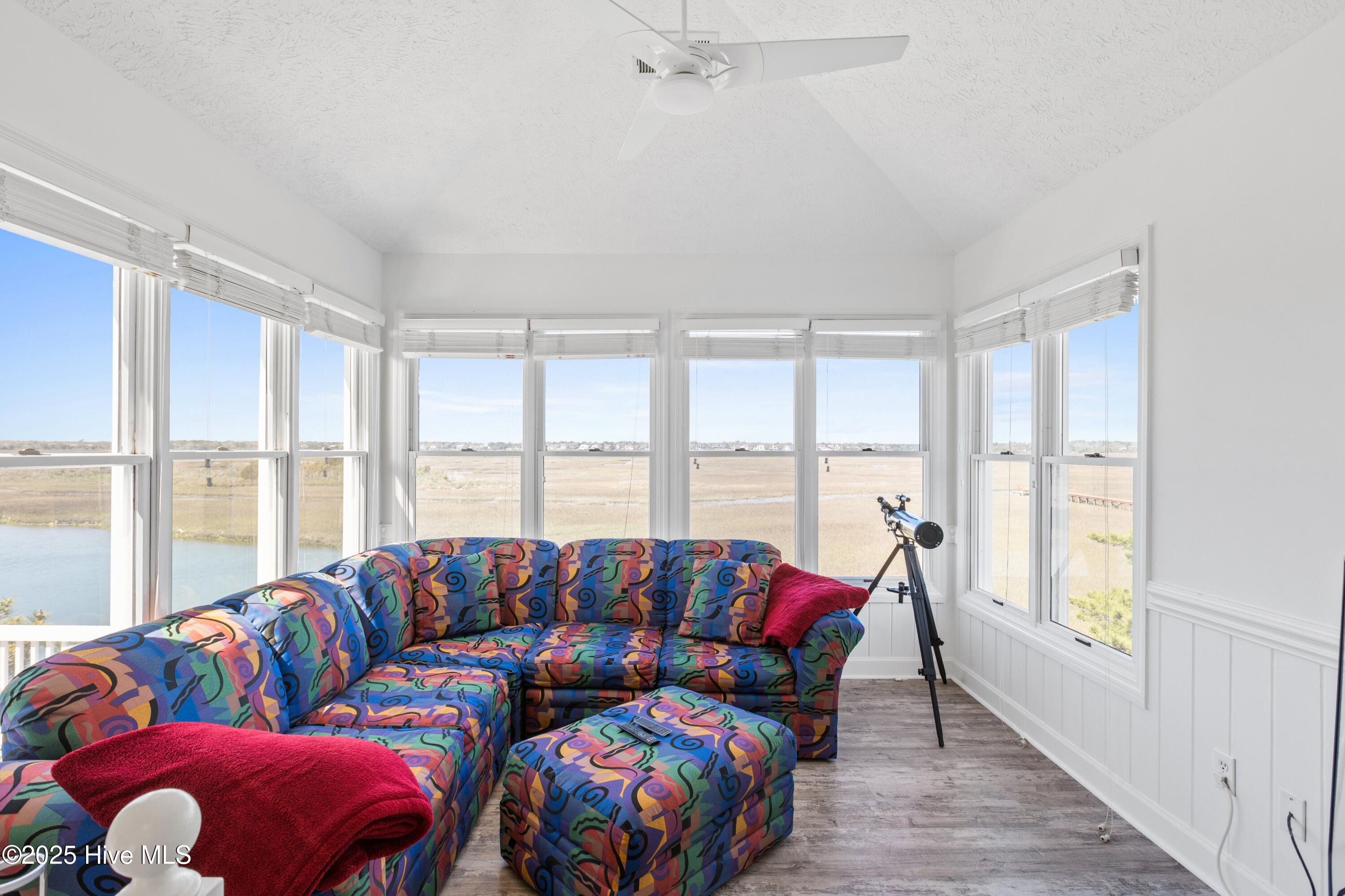 100497696 | Photo 25