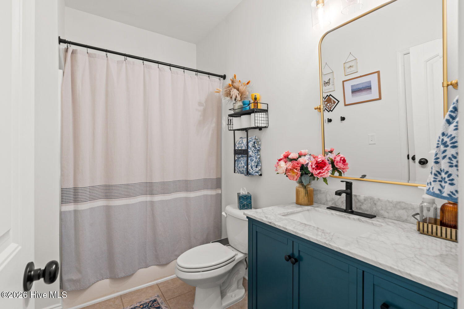 100566892 | Photo 25