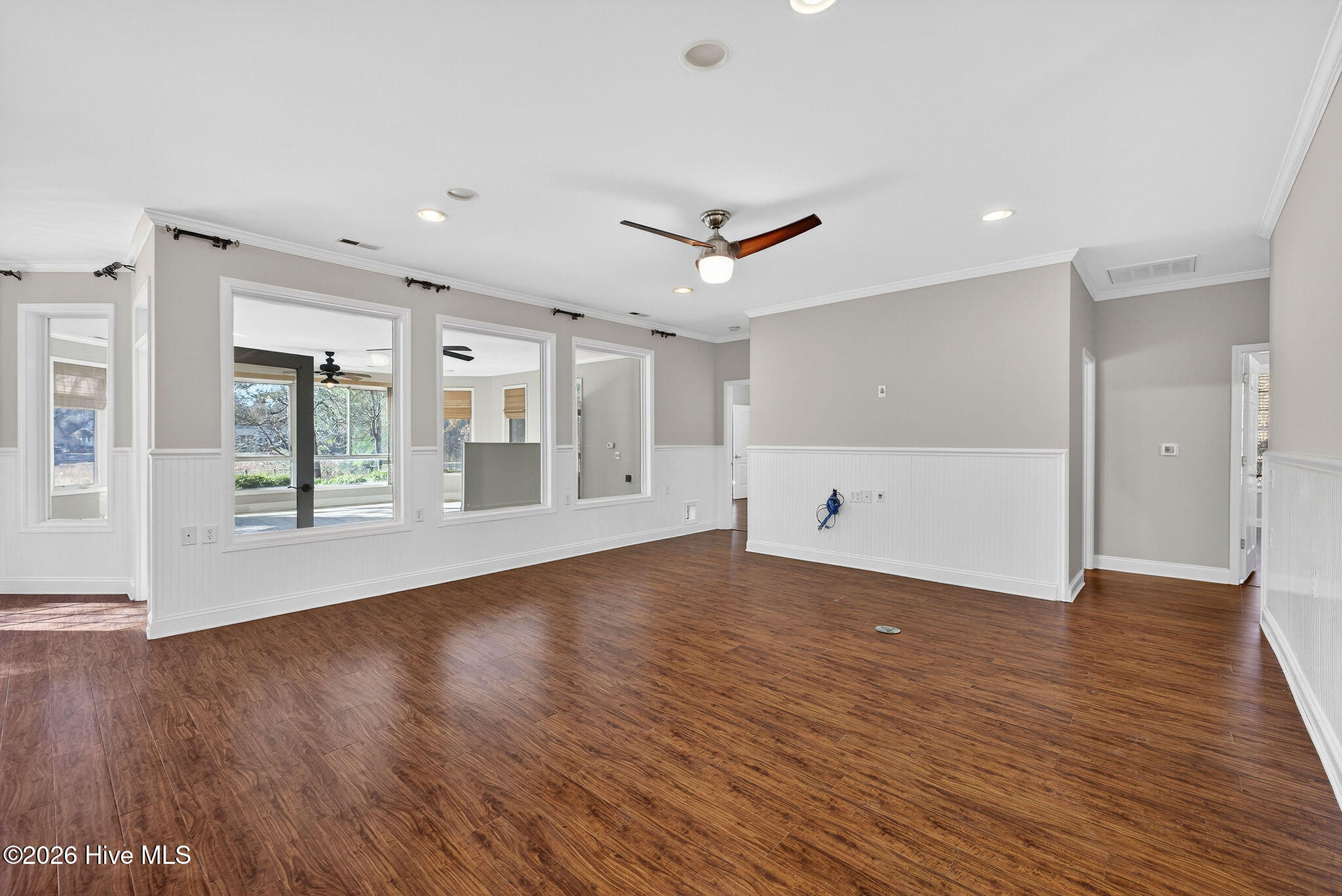 100549331 | Photo 24