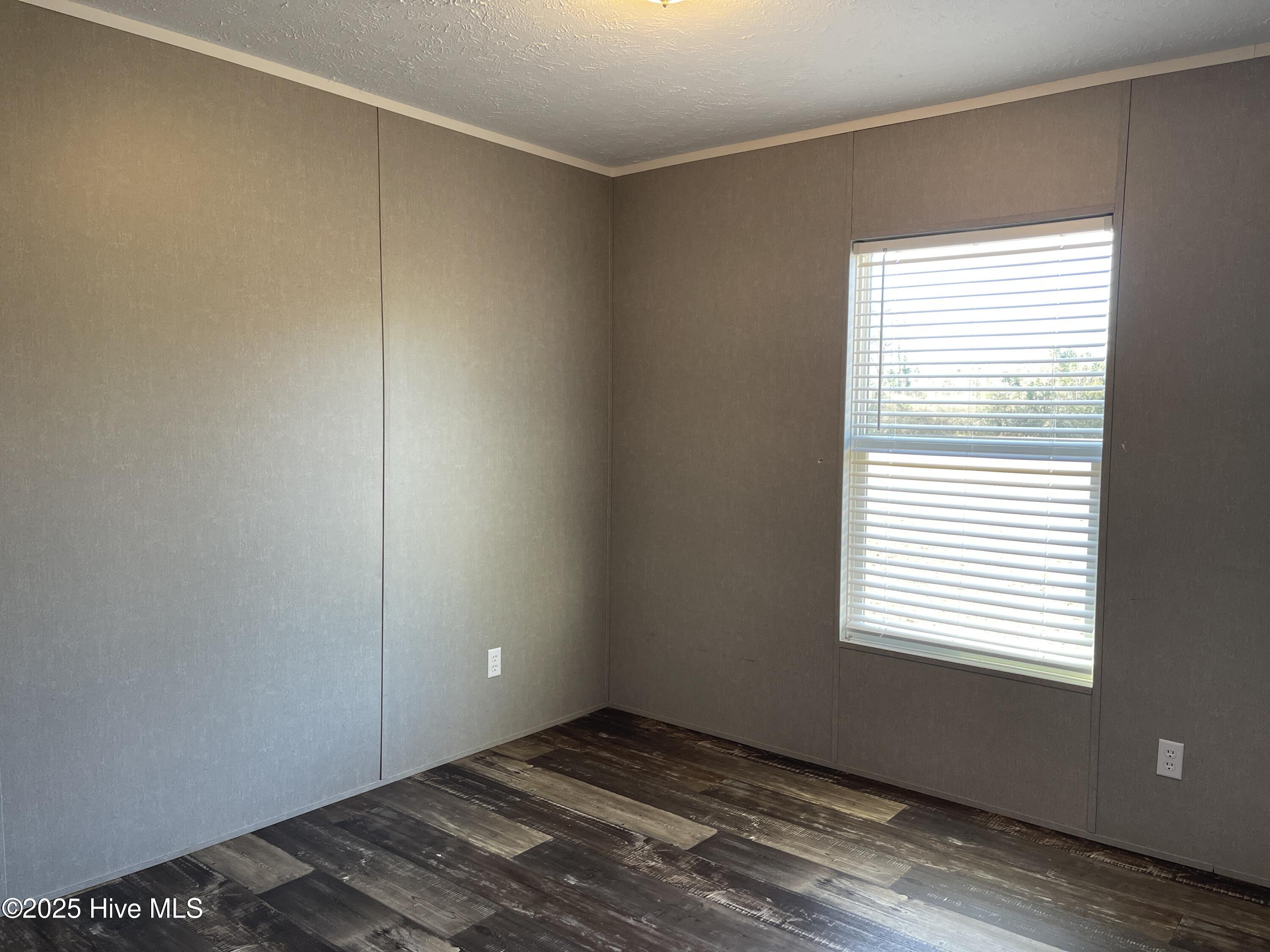 100485520 | Photo 14