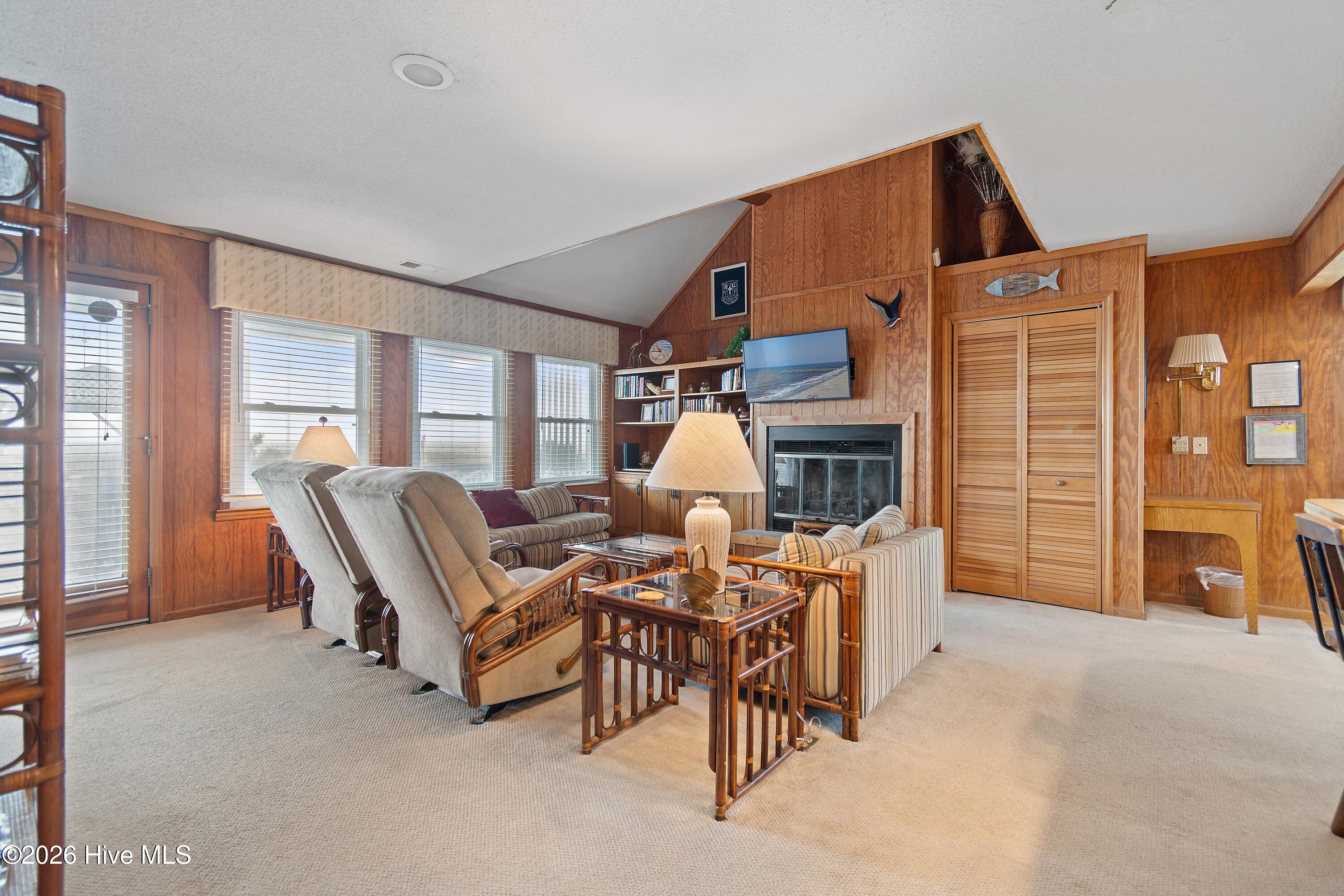 1099 Ocean Boulevard W, Holden Beach, NC, 28462