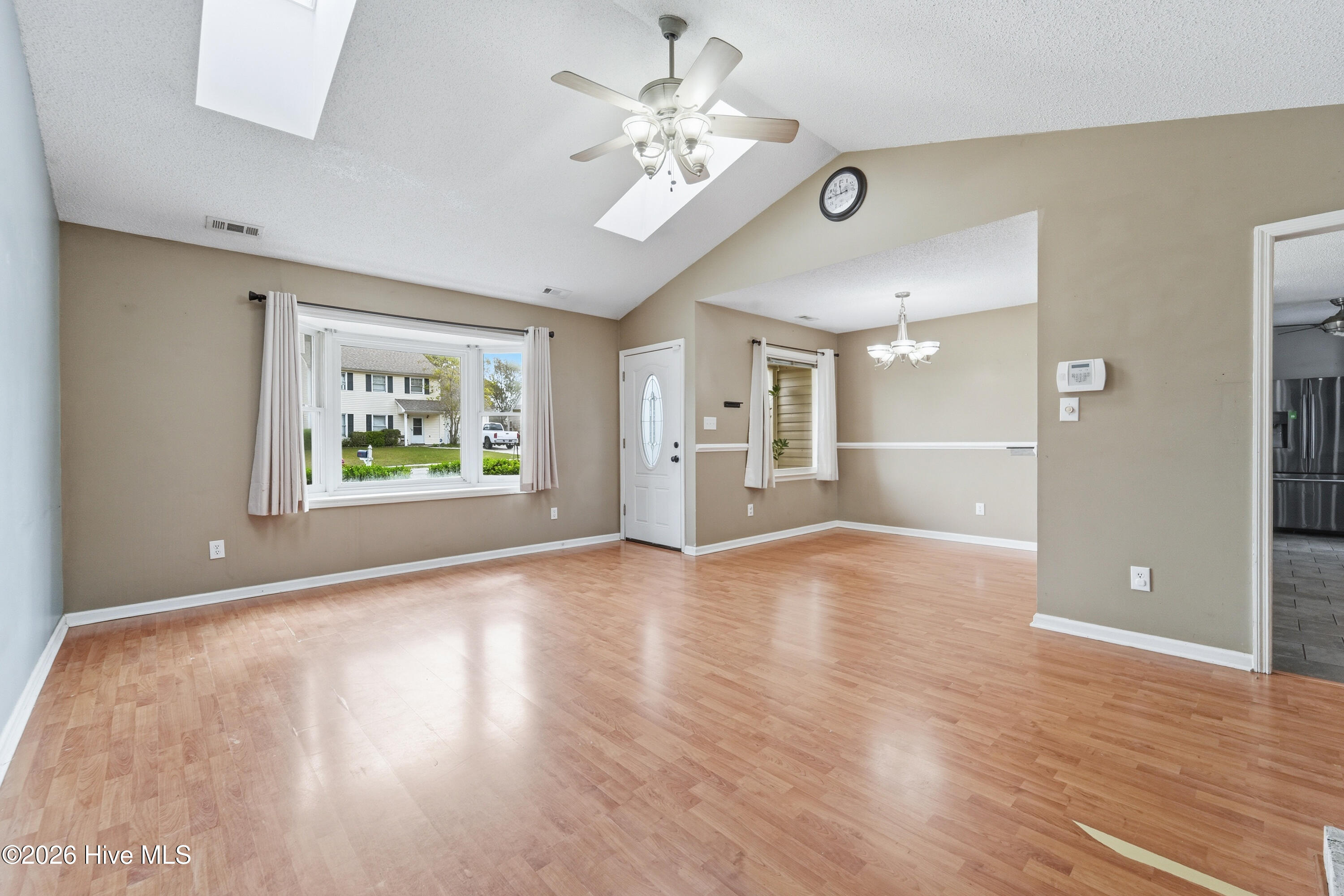 100559067 | Photo 22