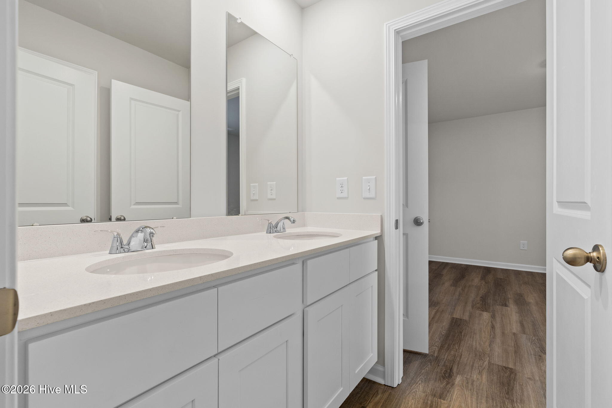 100550706 | Photo 29