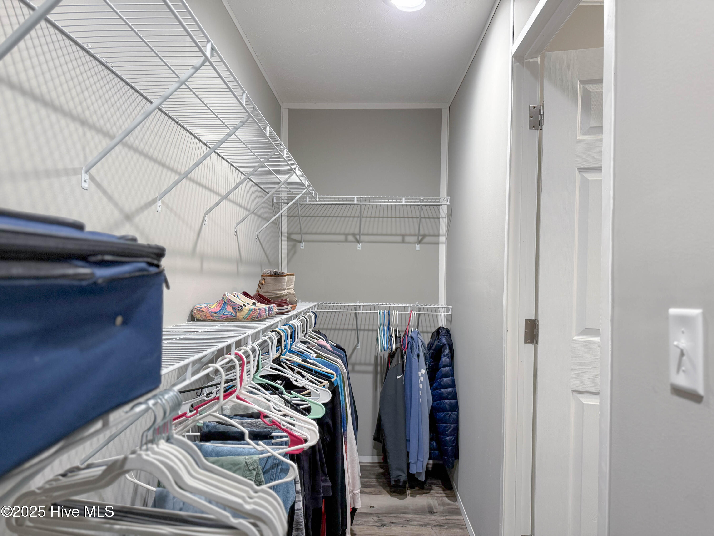 100540094 | Photo 40