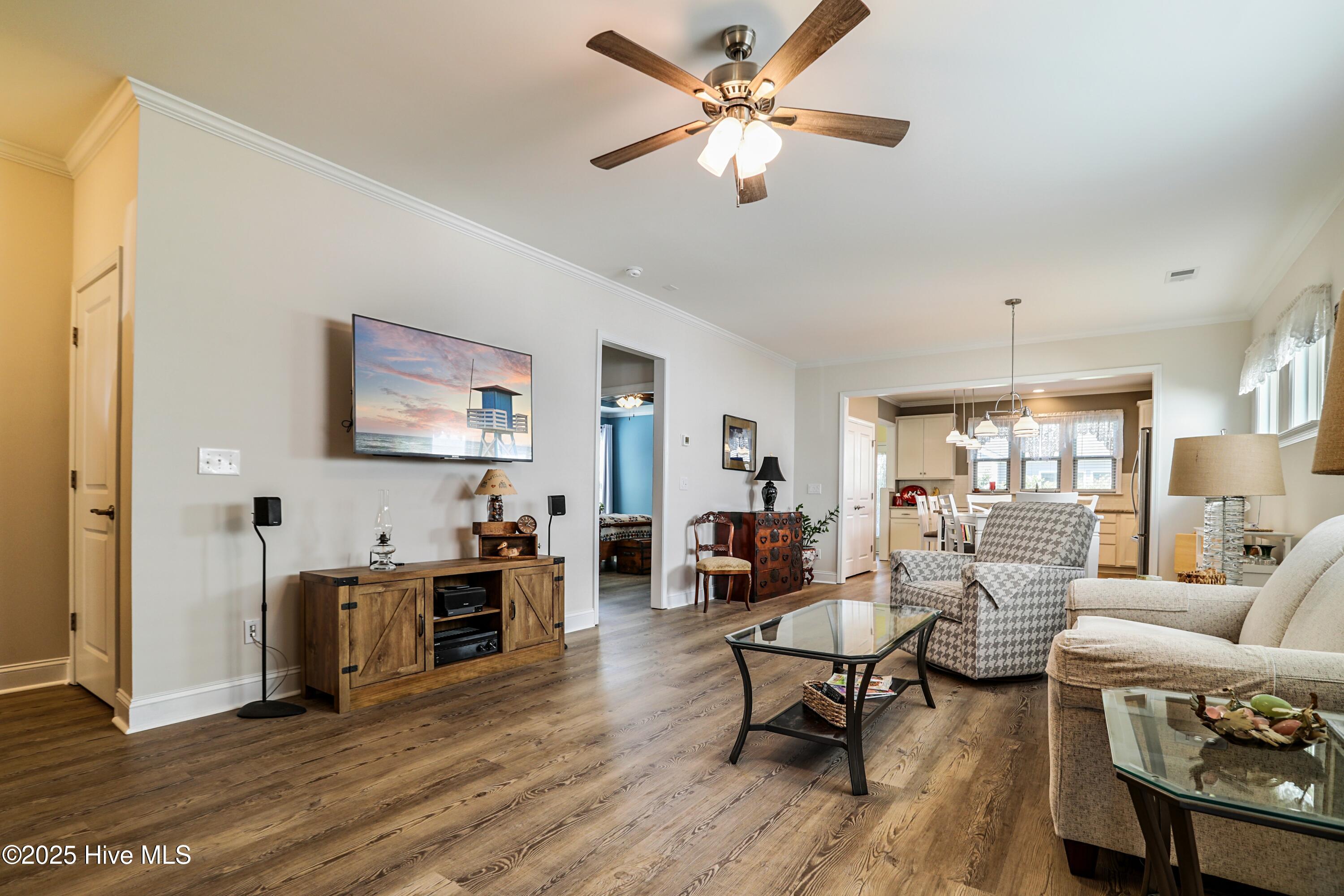 100522213 | Photo 10