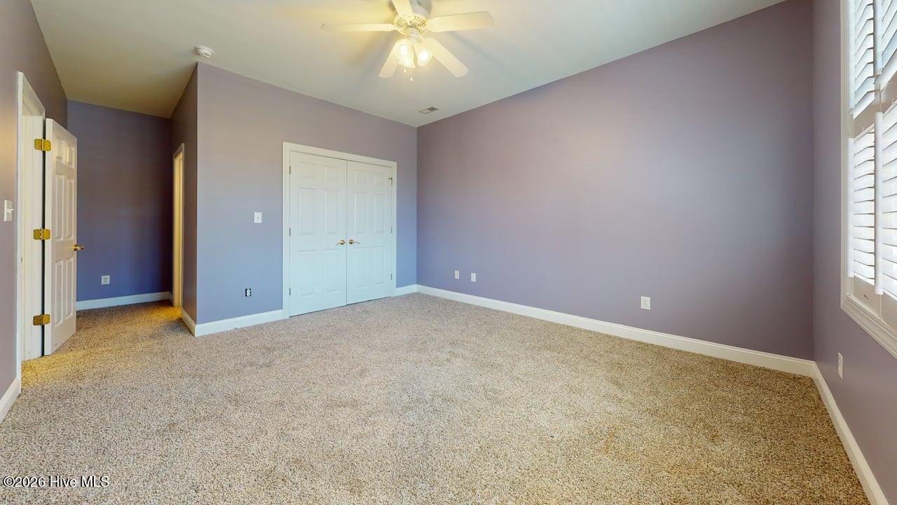 100568487 | Photo 33