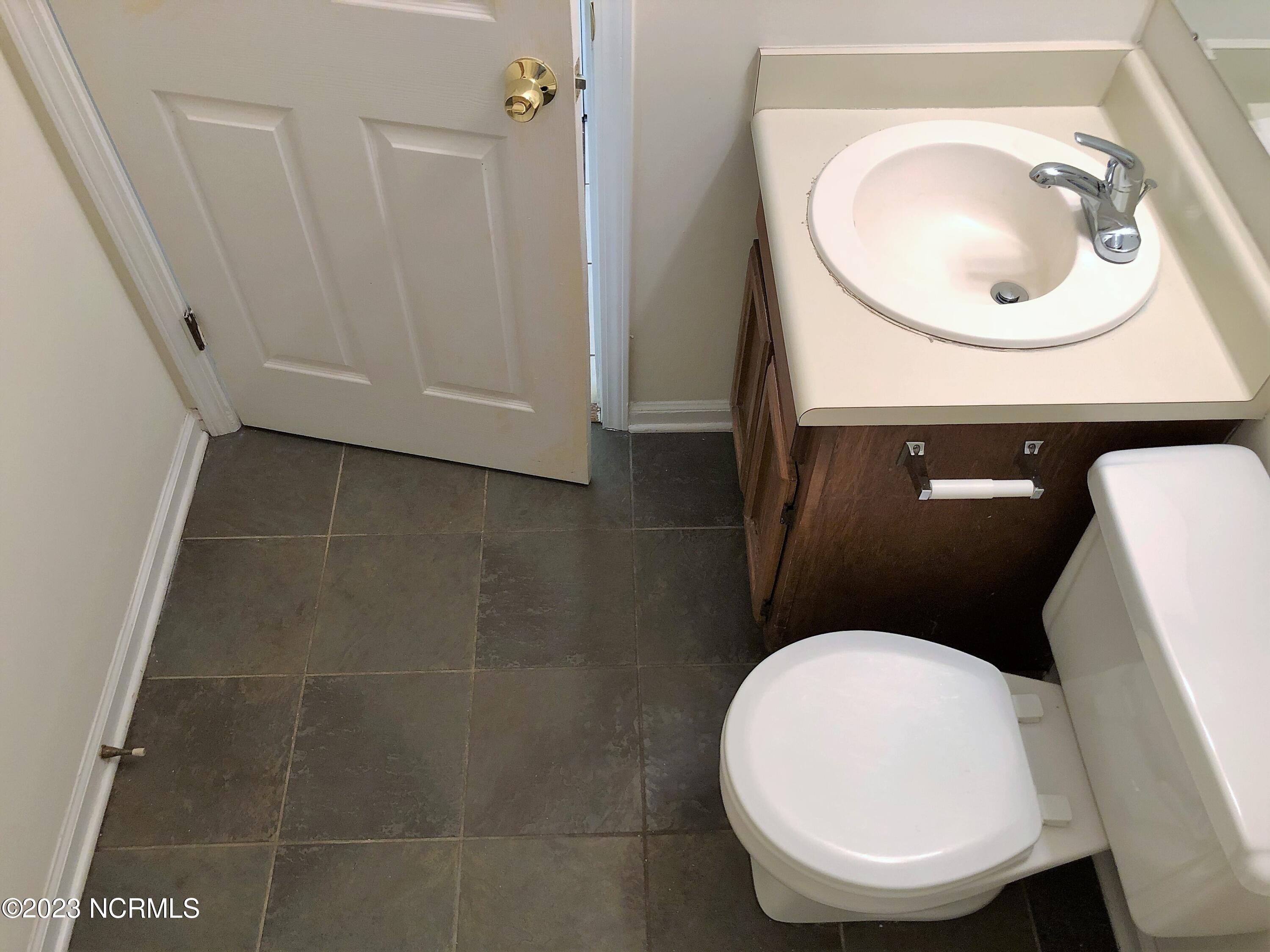 100565733 | Photo 11