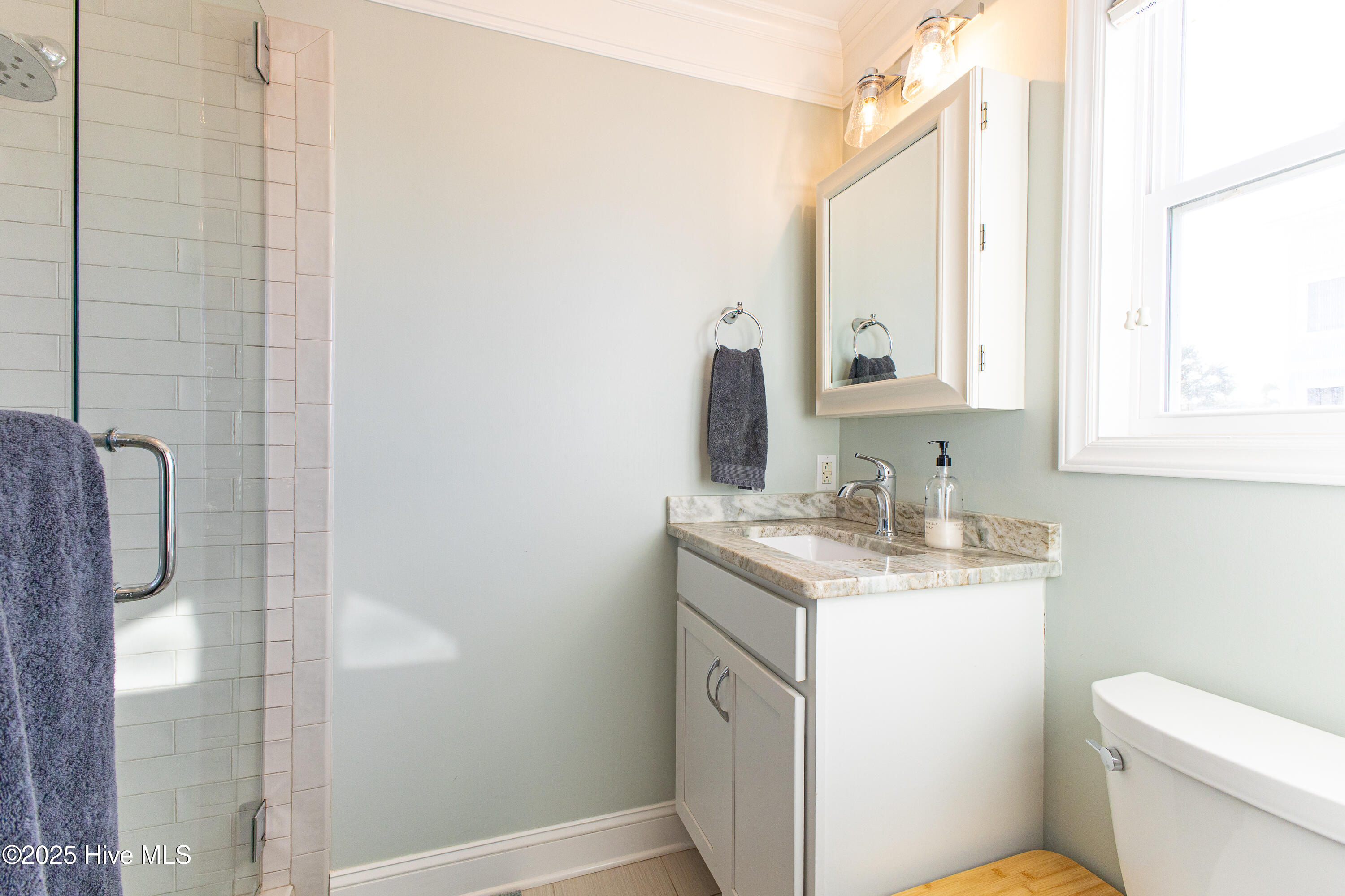 100540899 | Photo 41