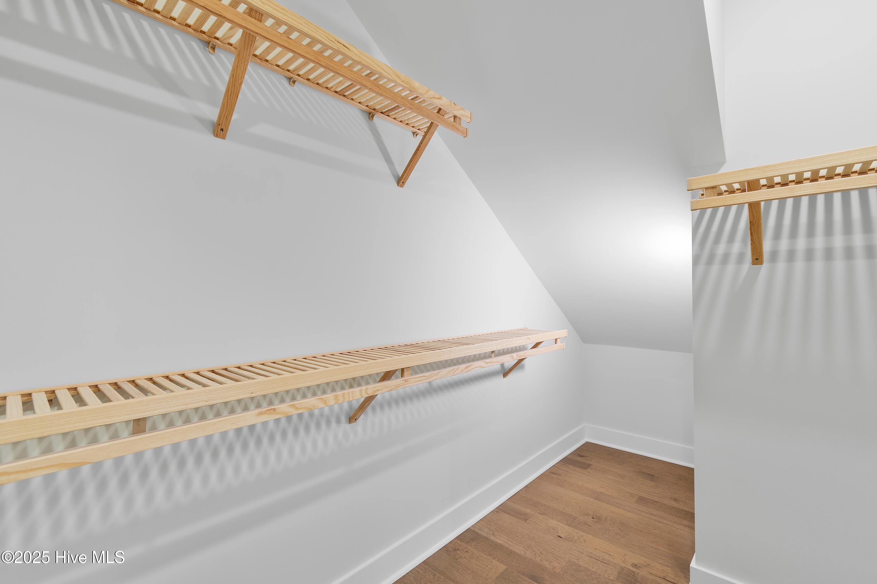 100525148 | Photo 55