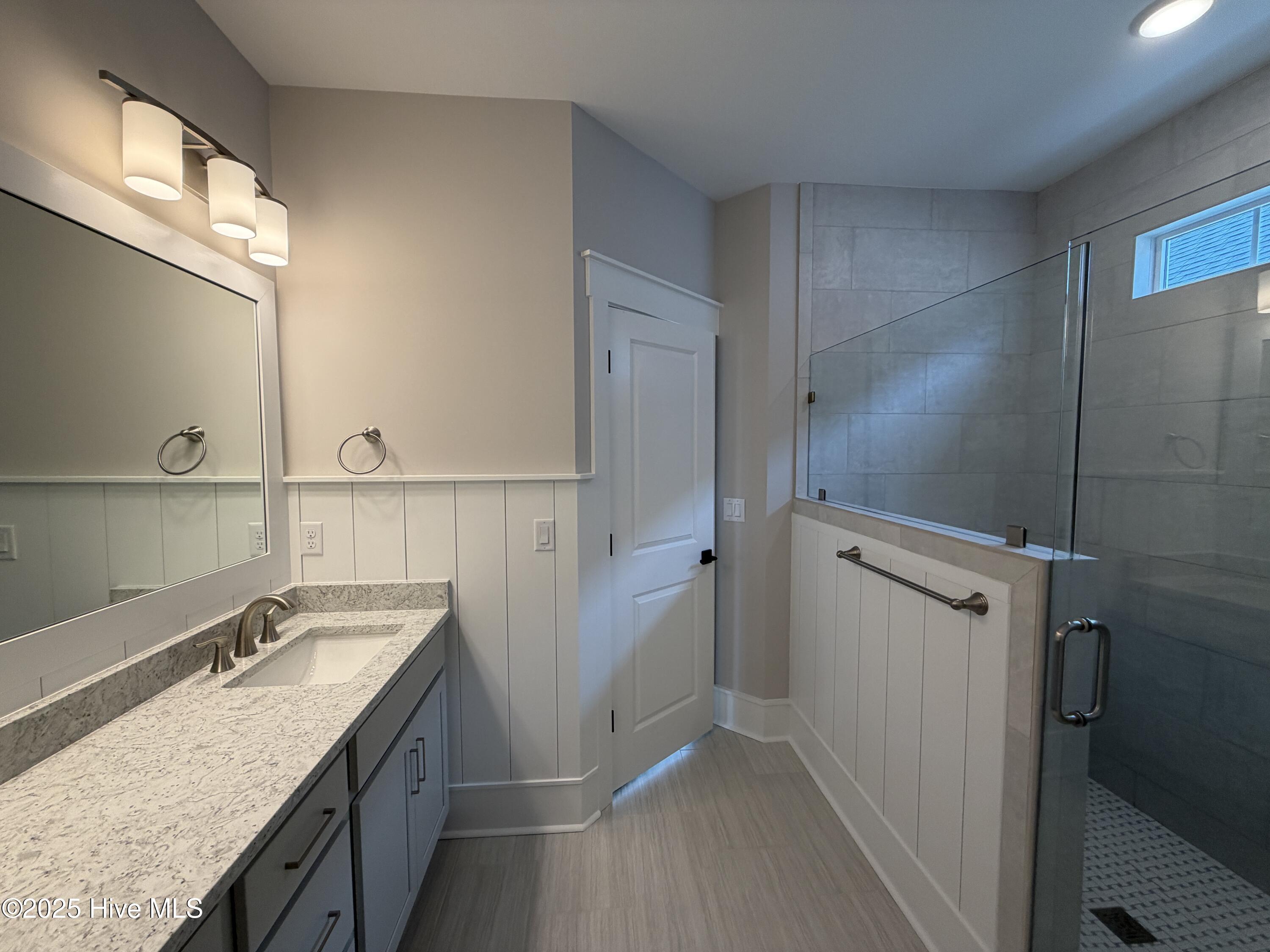 100531955 | Photo 32