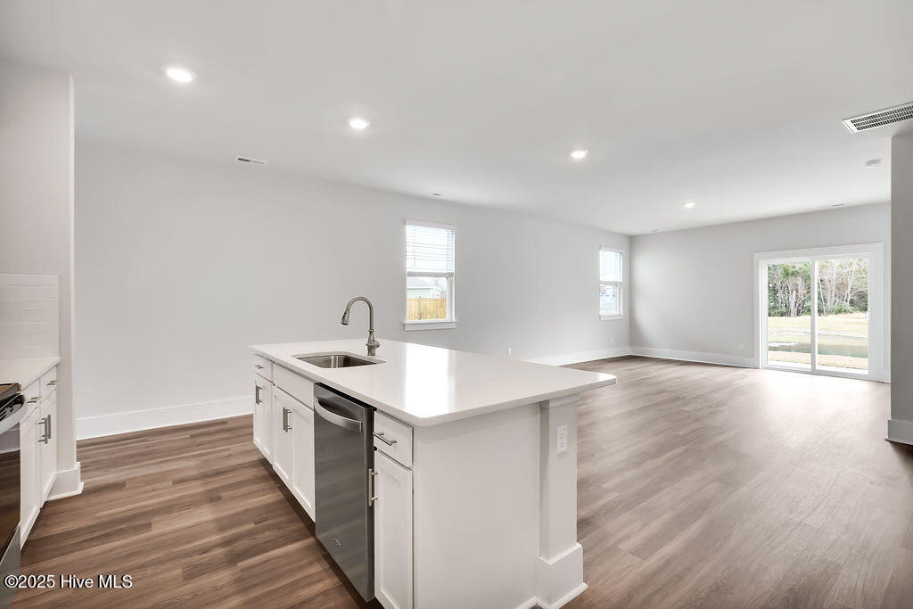 100537155 | Photo 12