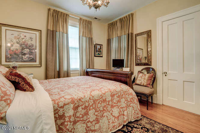 100316615 | Photo 37