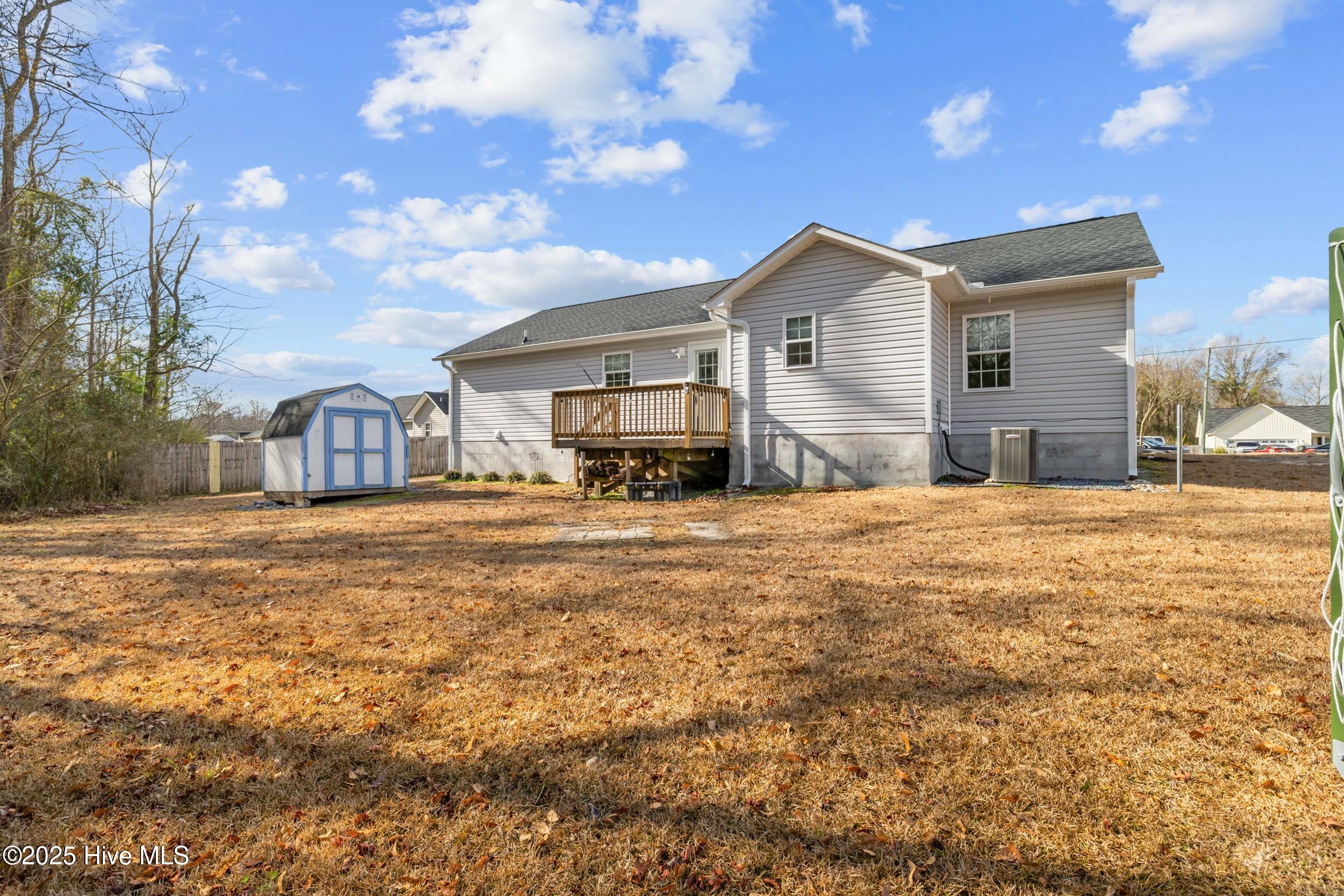 100568502 | Photo 33