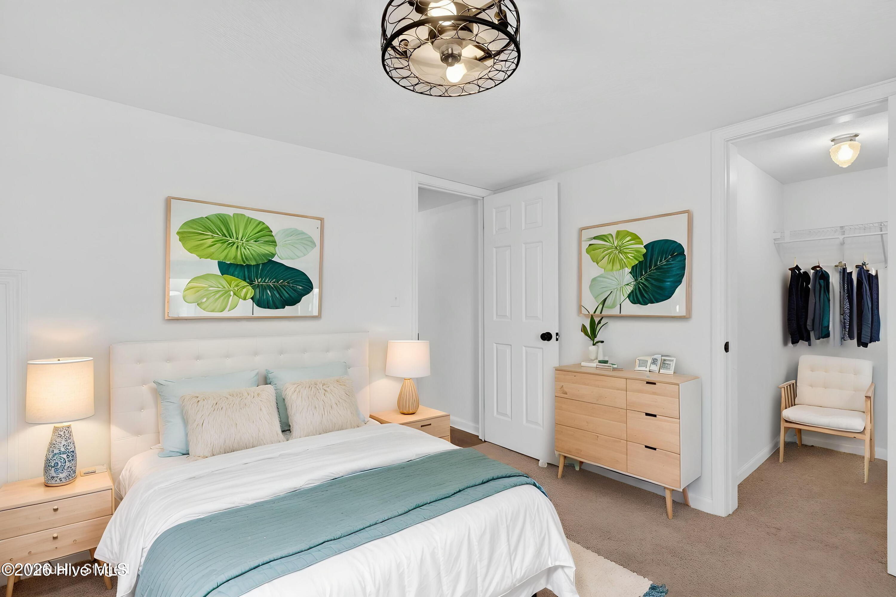 100565671 | Photo 19