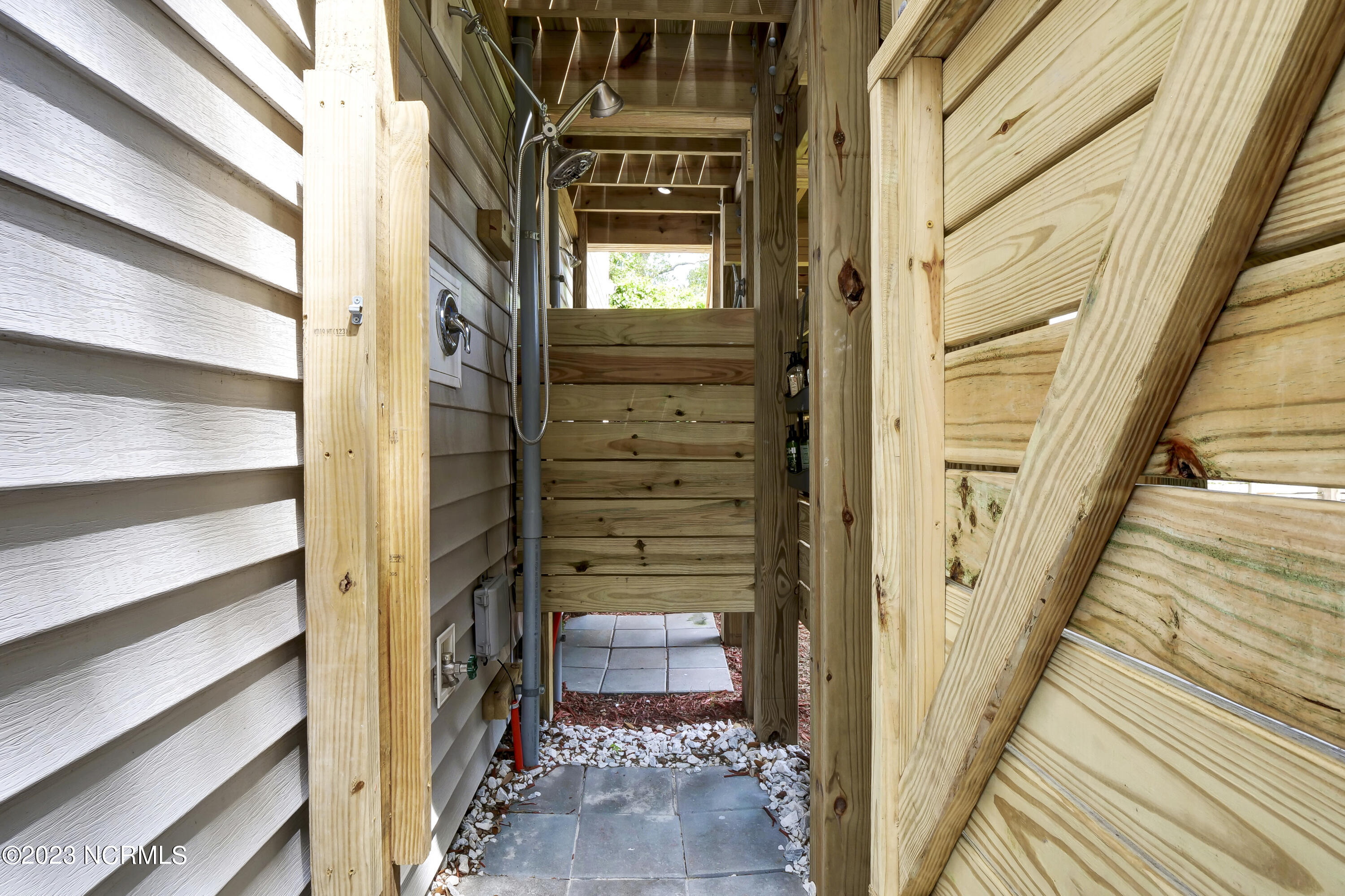 100526222 | Photo 29