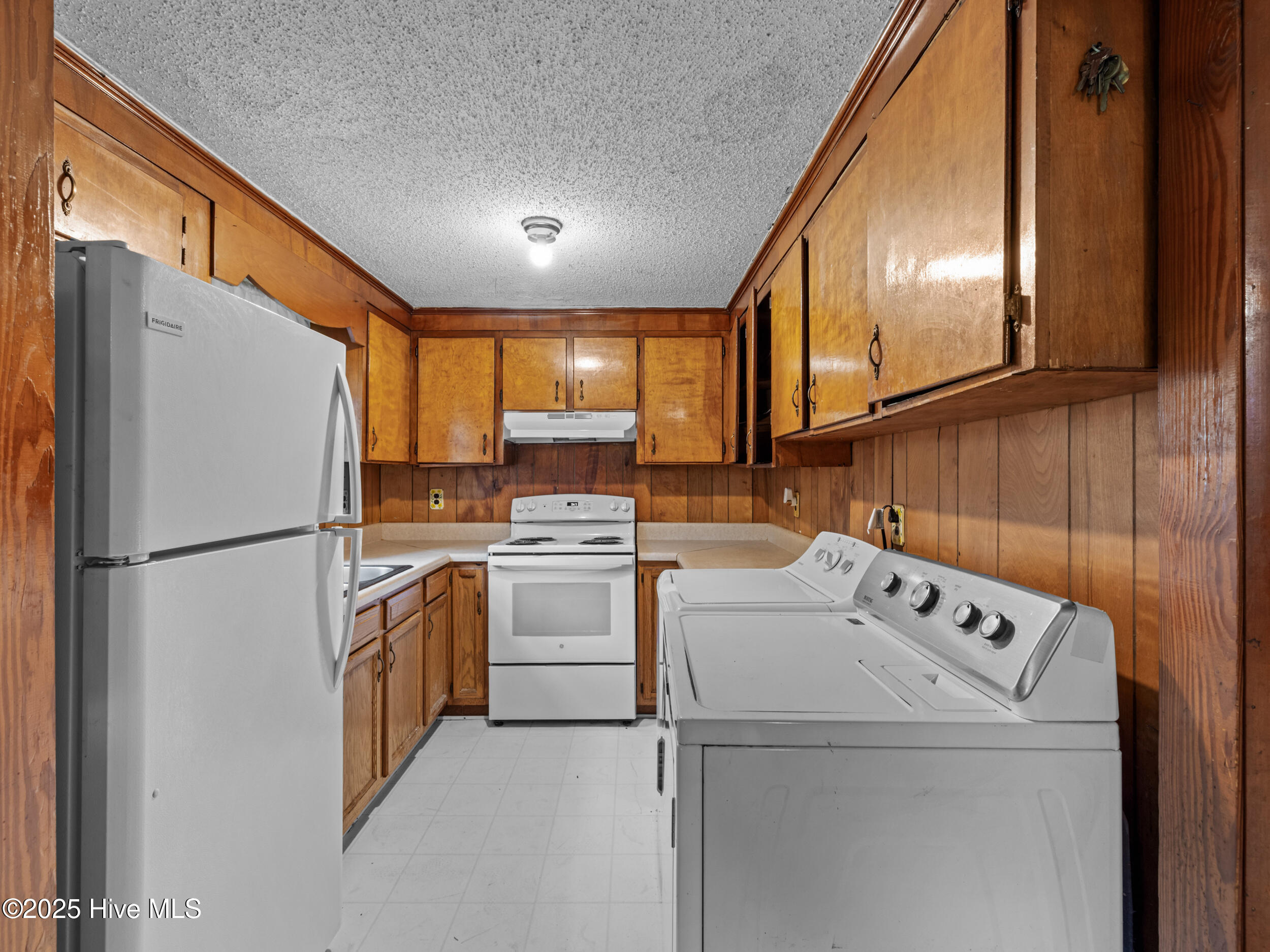 100524273 | Photo 18