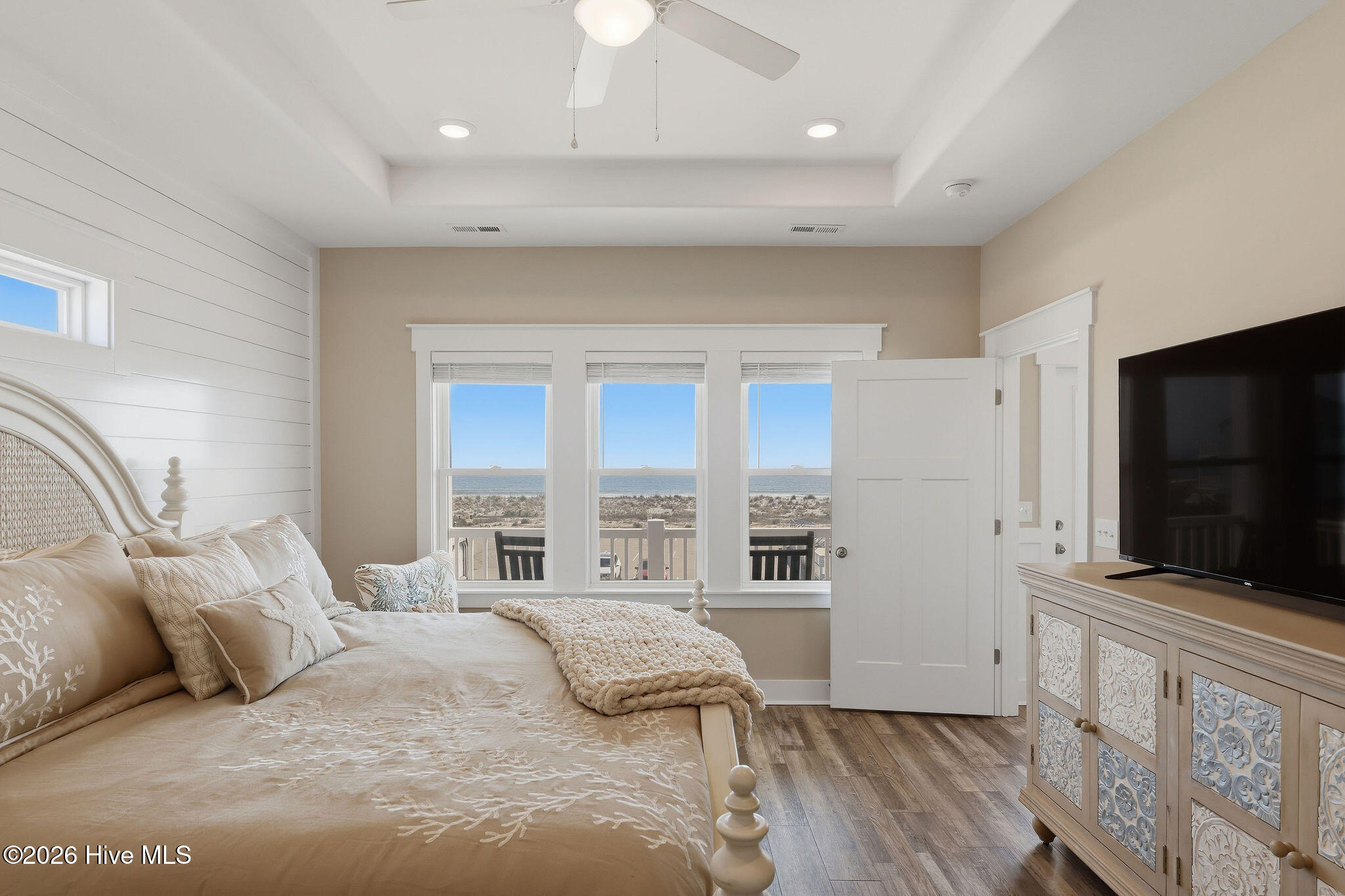 100559118 | Photo 39