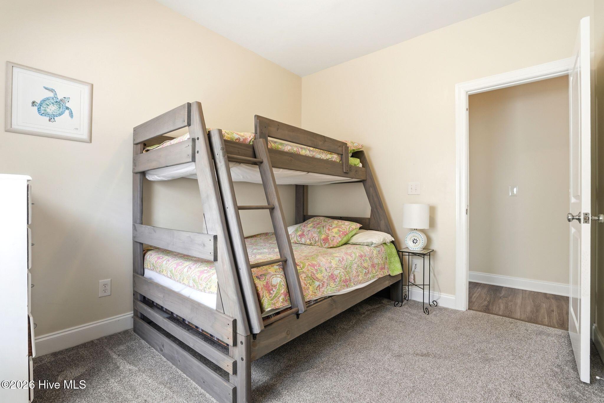 100561242 | Photo 24