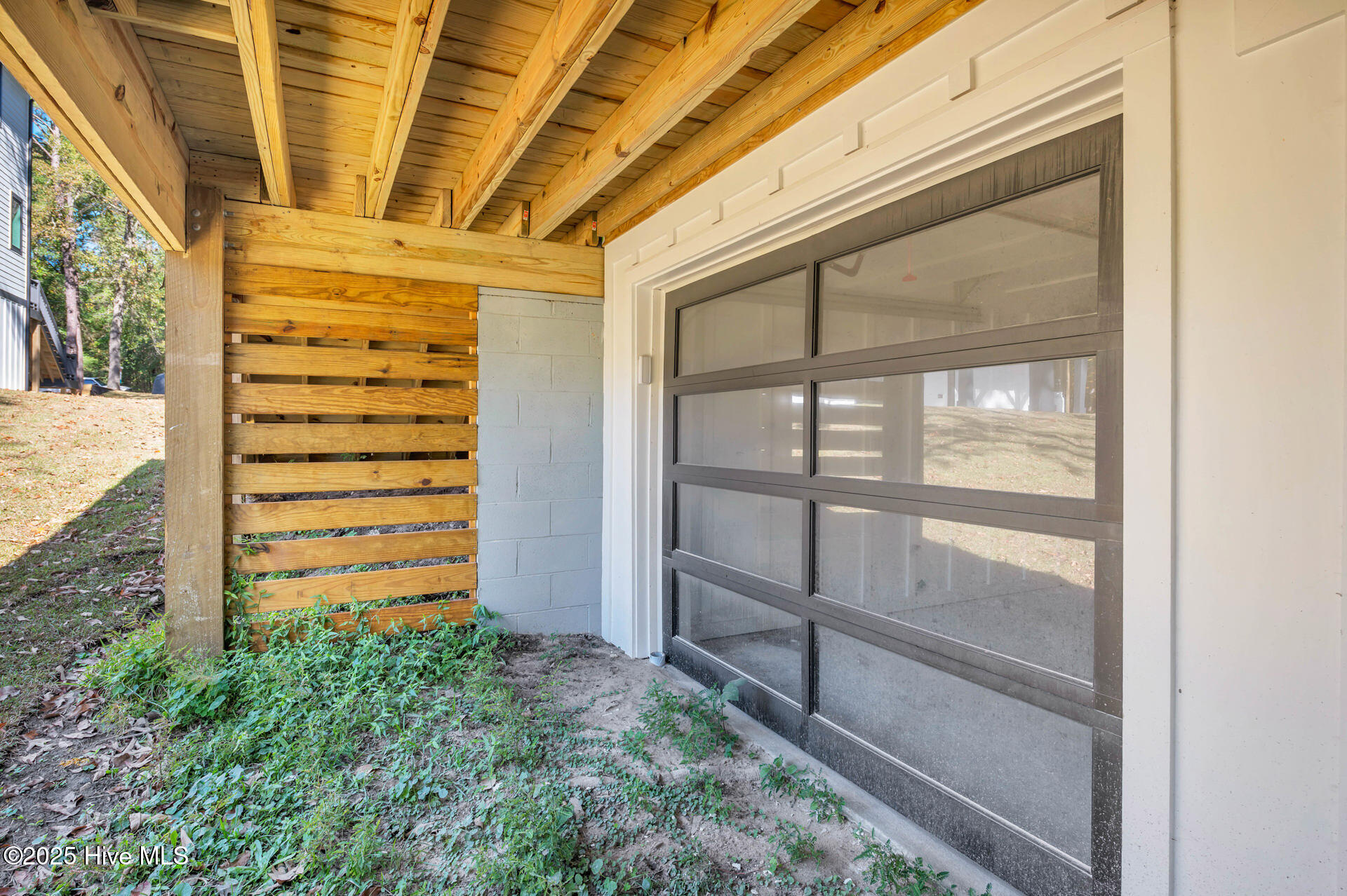 100540114 | Photo 52