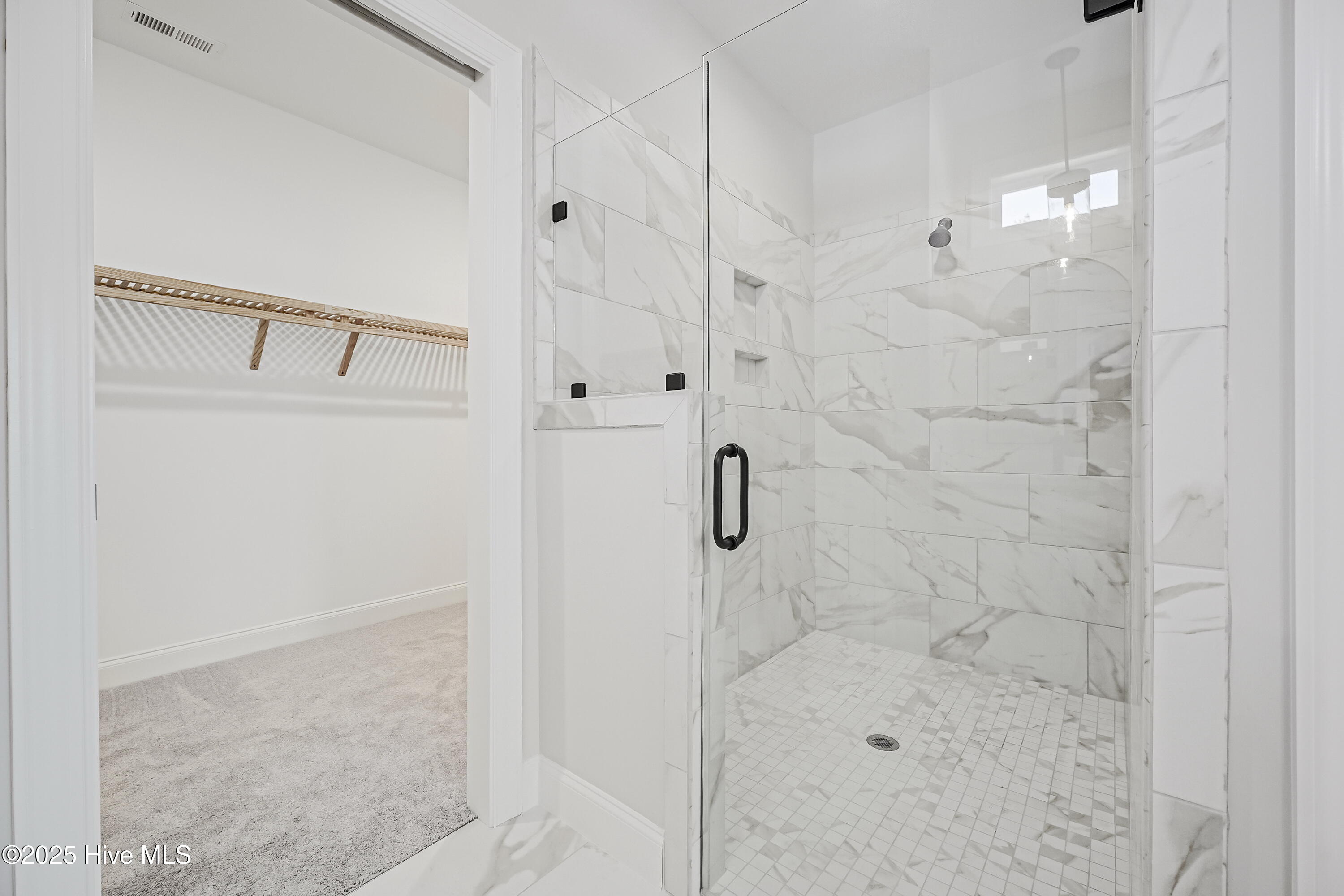 100543338 | Photo 18