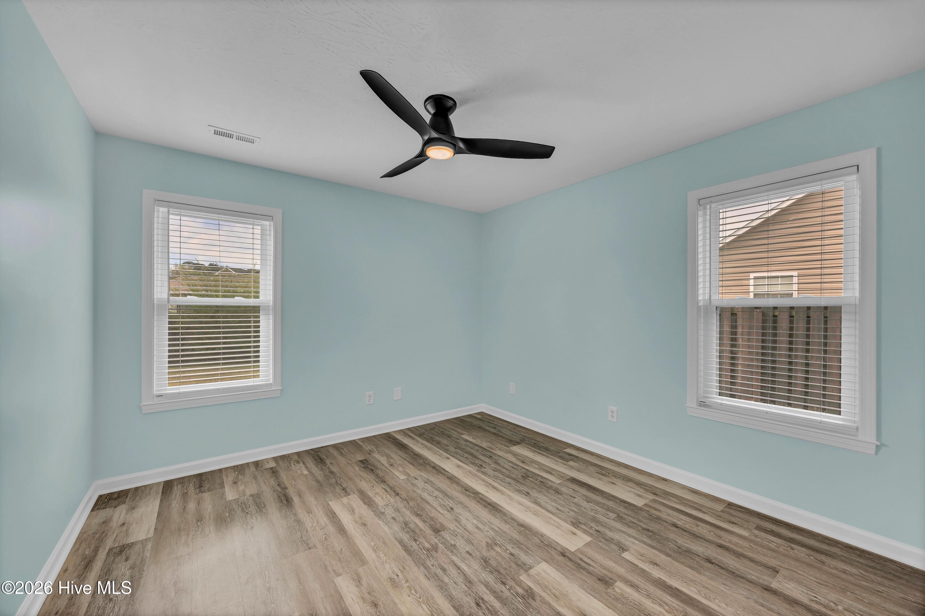 100561417 | Photo 21