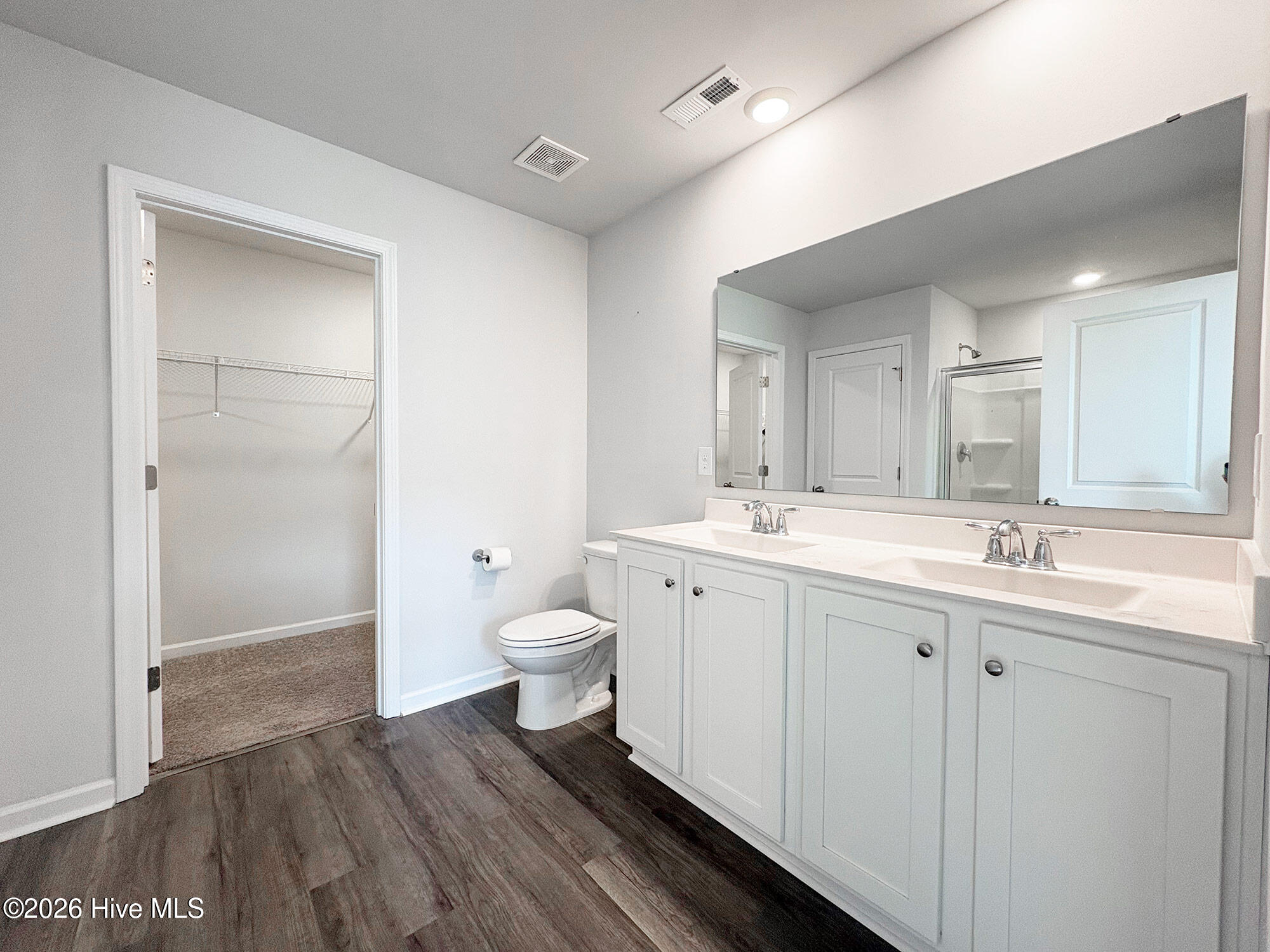 100565715 | Photo 18