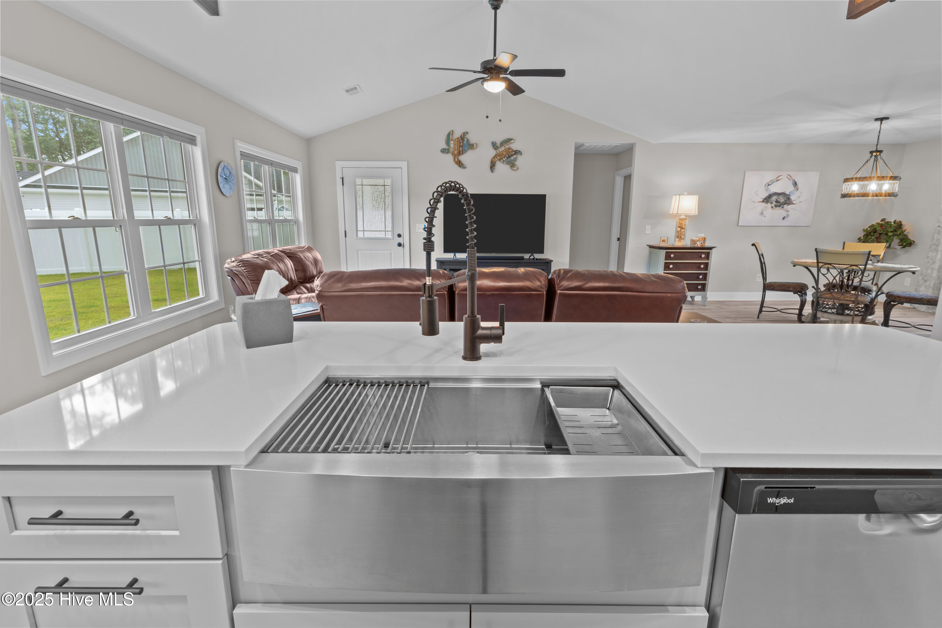 100522154 | Photo 15