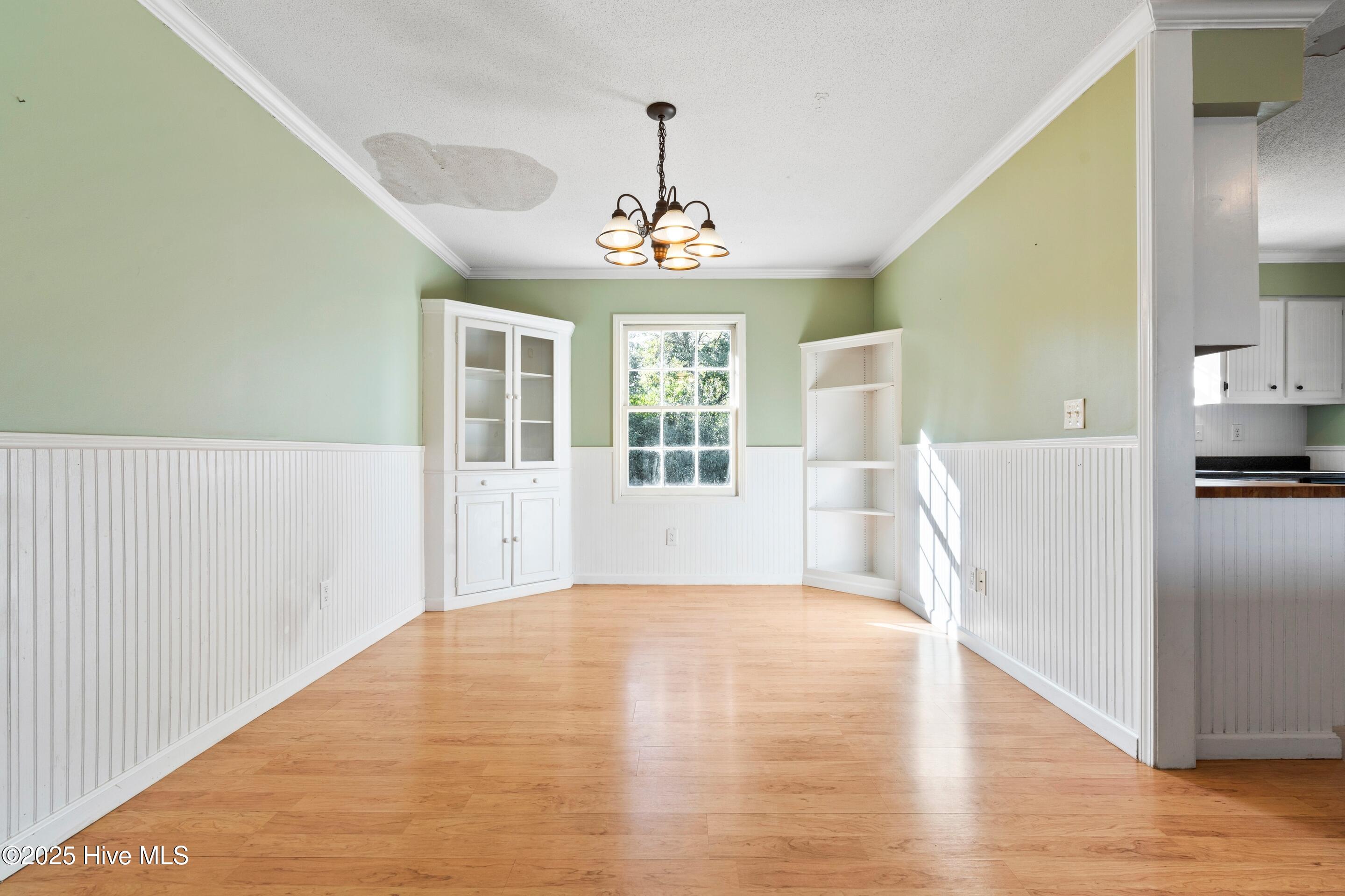 100546028 | Photo 22