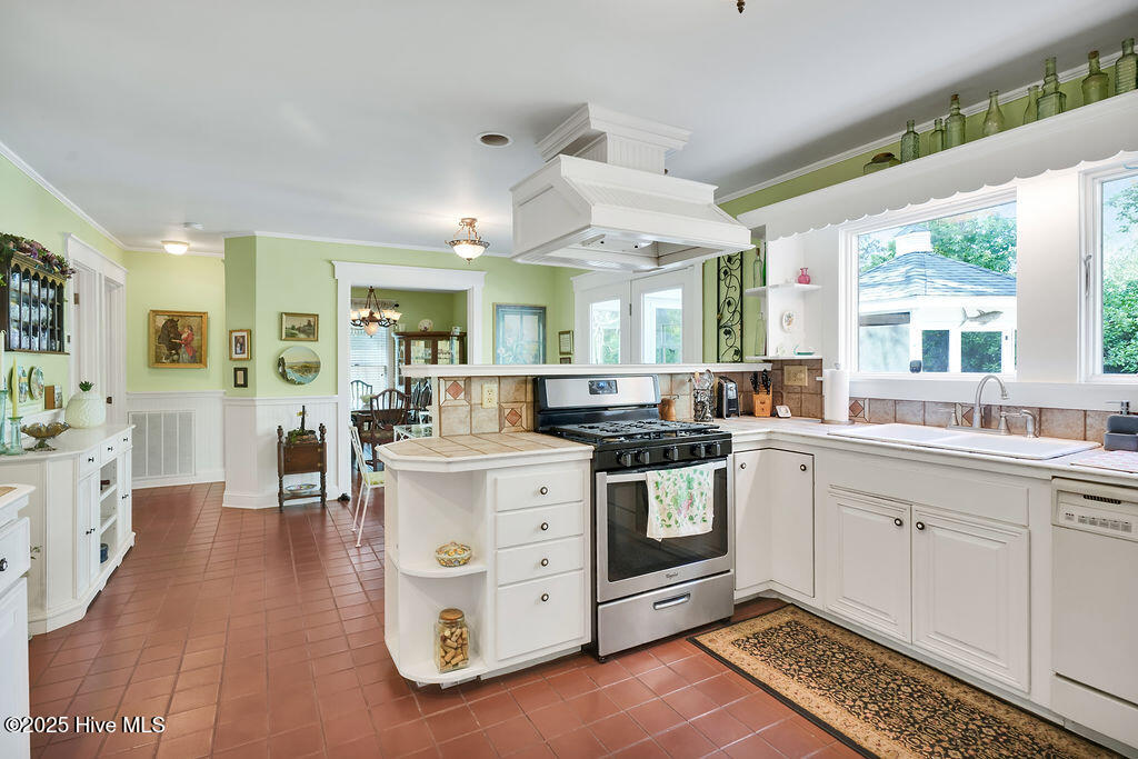 100533114 | Photo 15