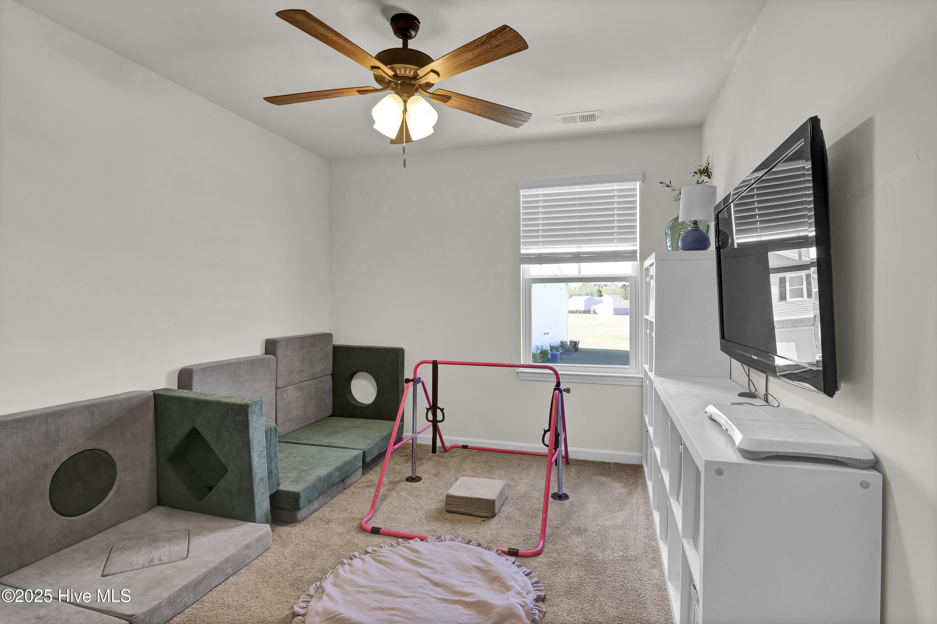 100561368 | Photo 26