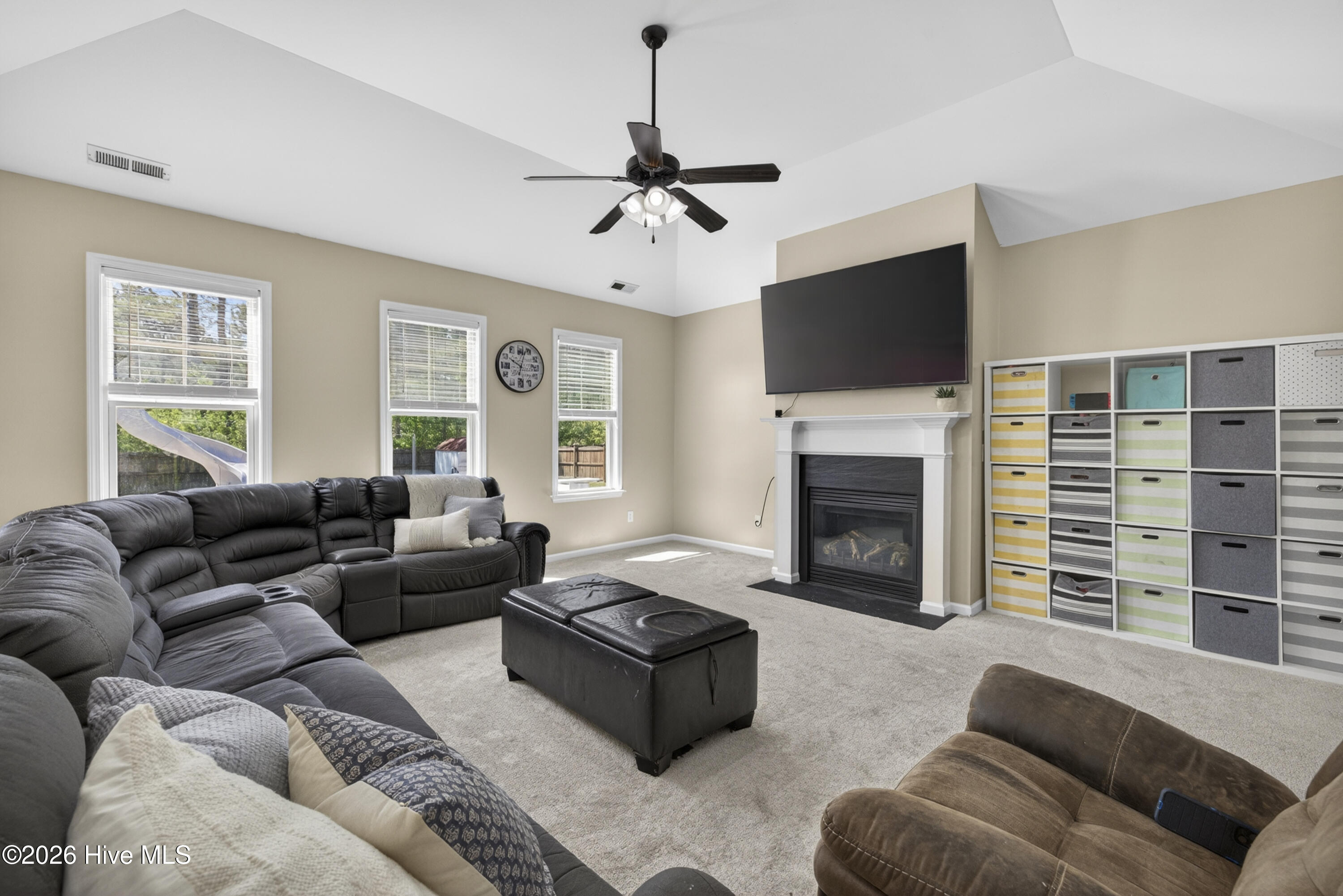 100568620 | Photo 11