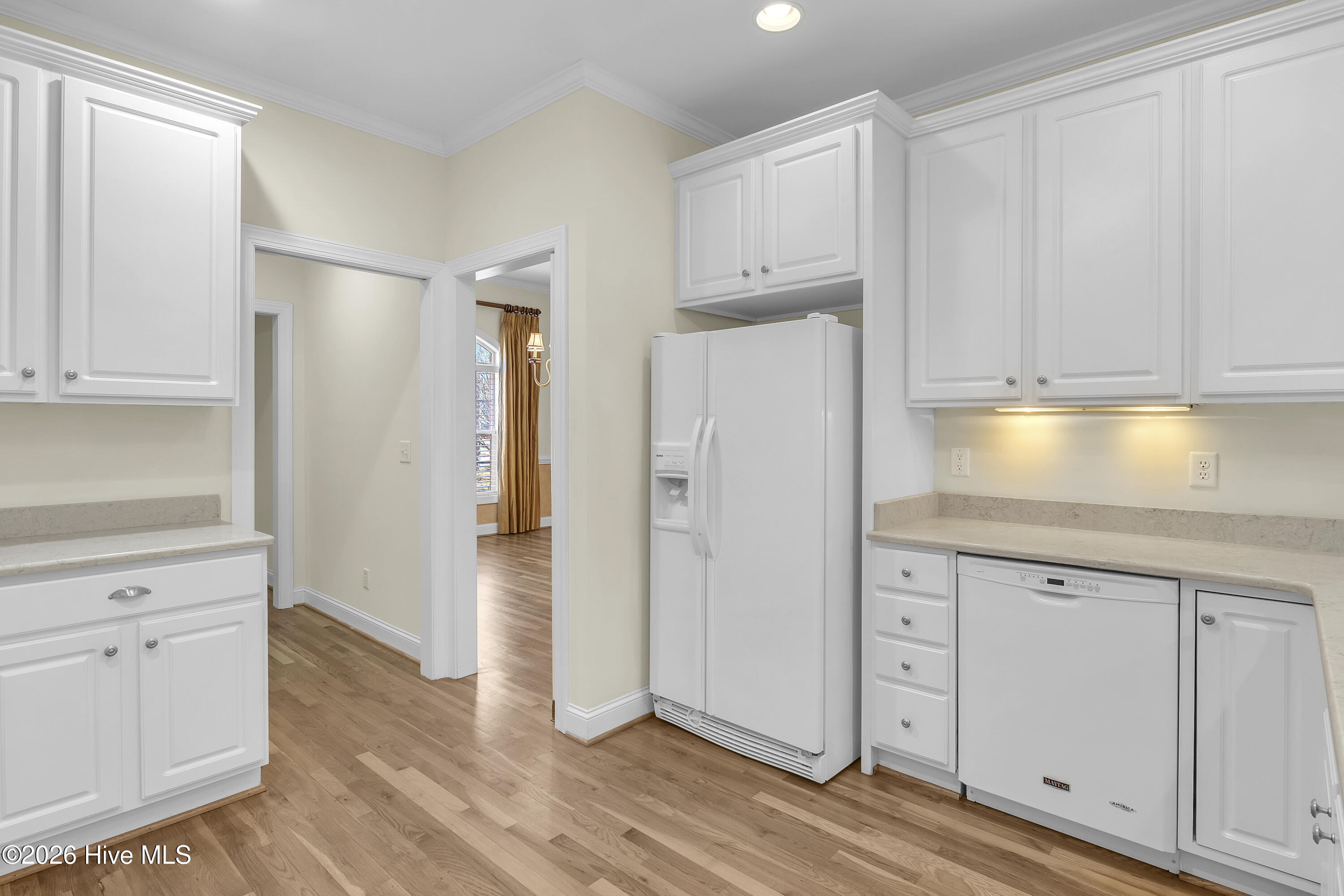 100549882 | Photo 12