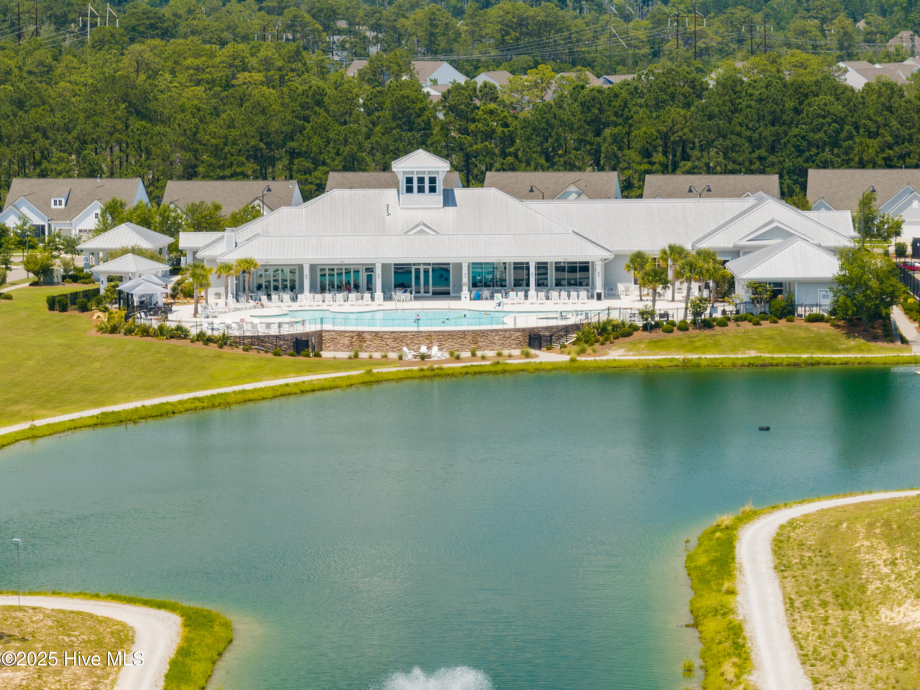 100515849 | Photo 47