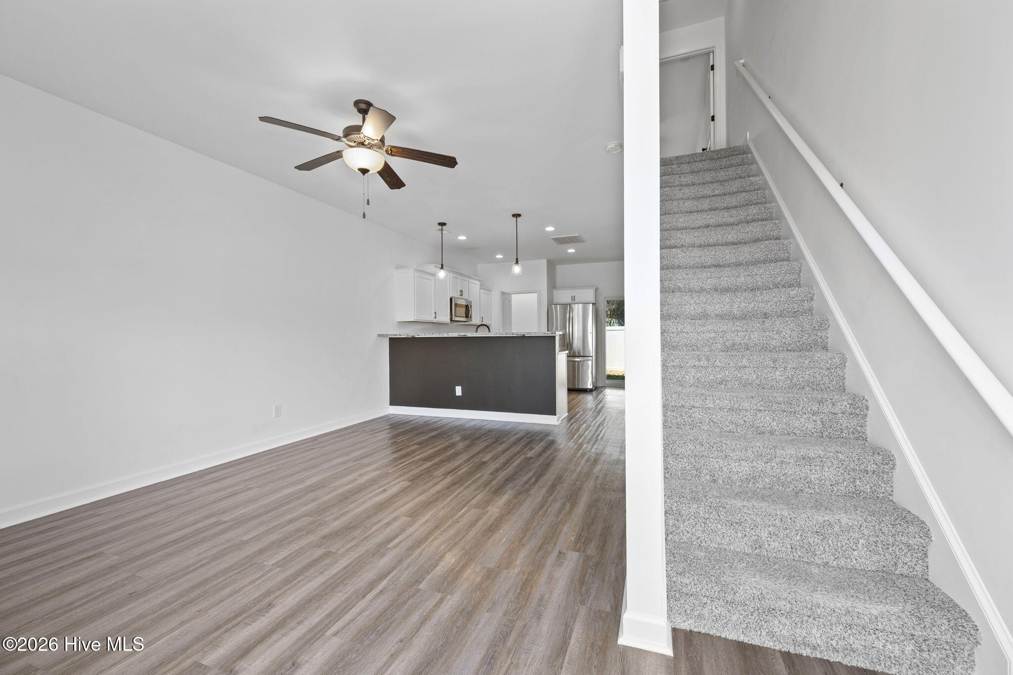 100547697 | Photo 23