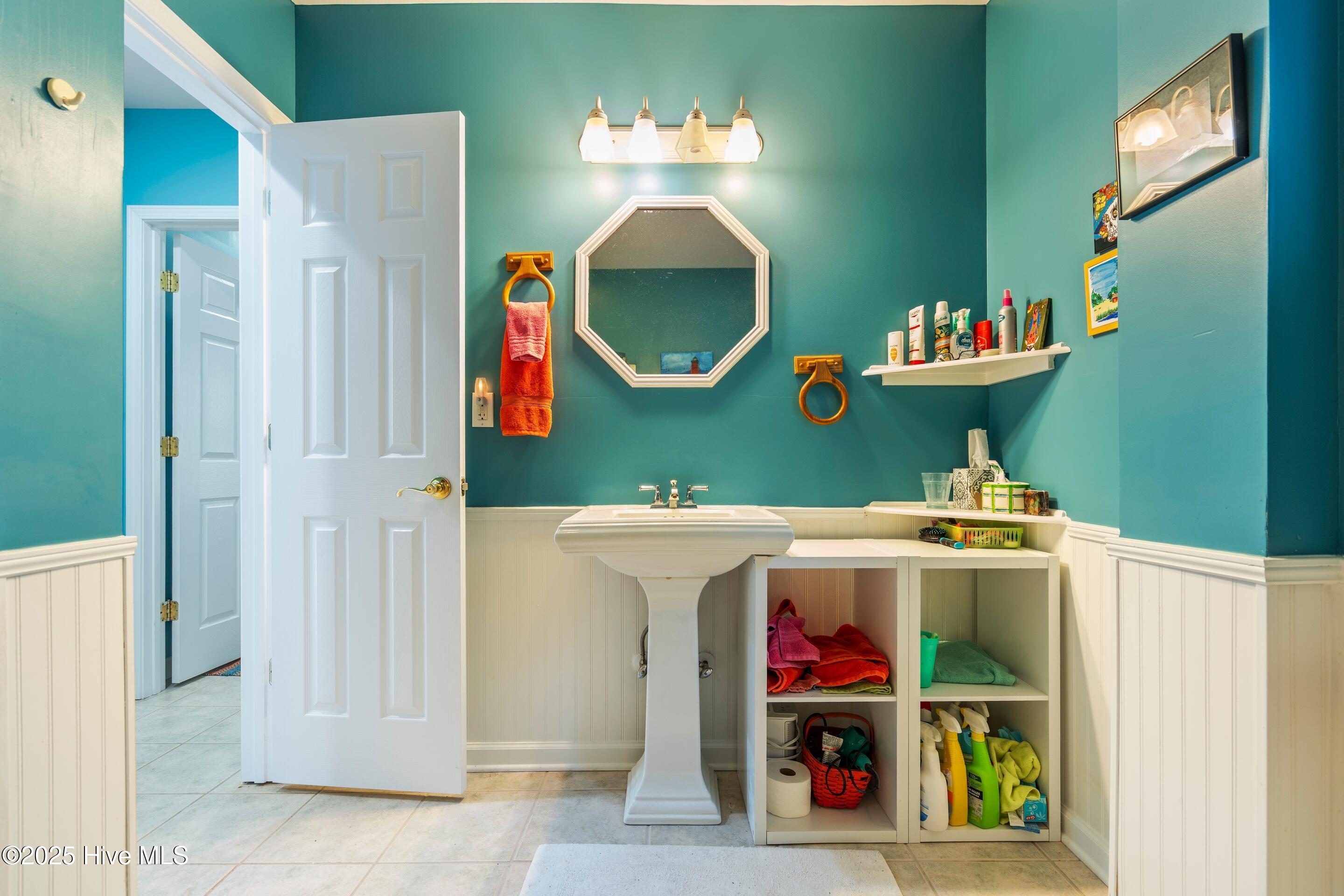 100535794 | Photo 45