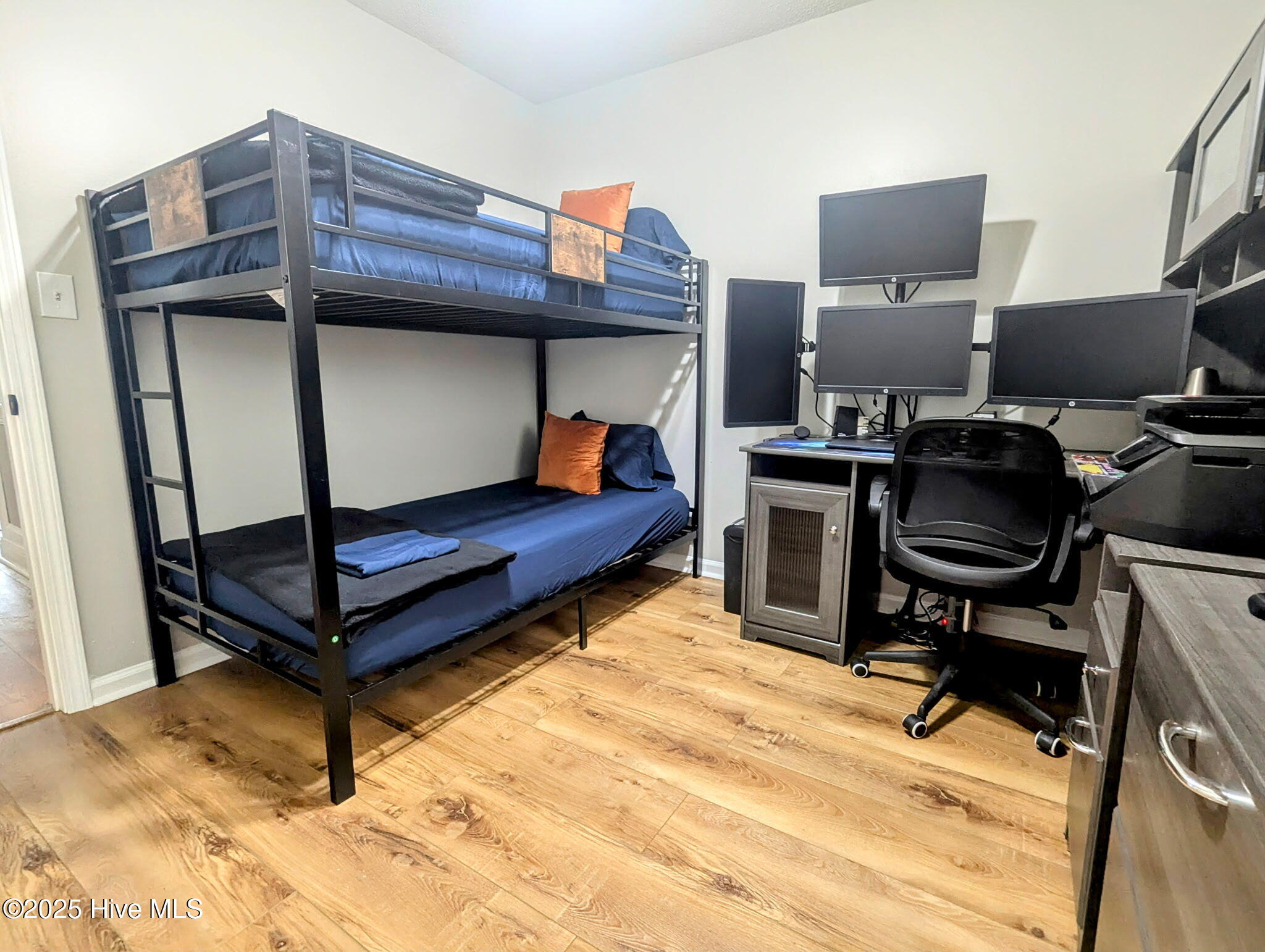 100545530 | Photo 21