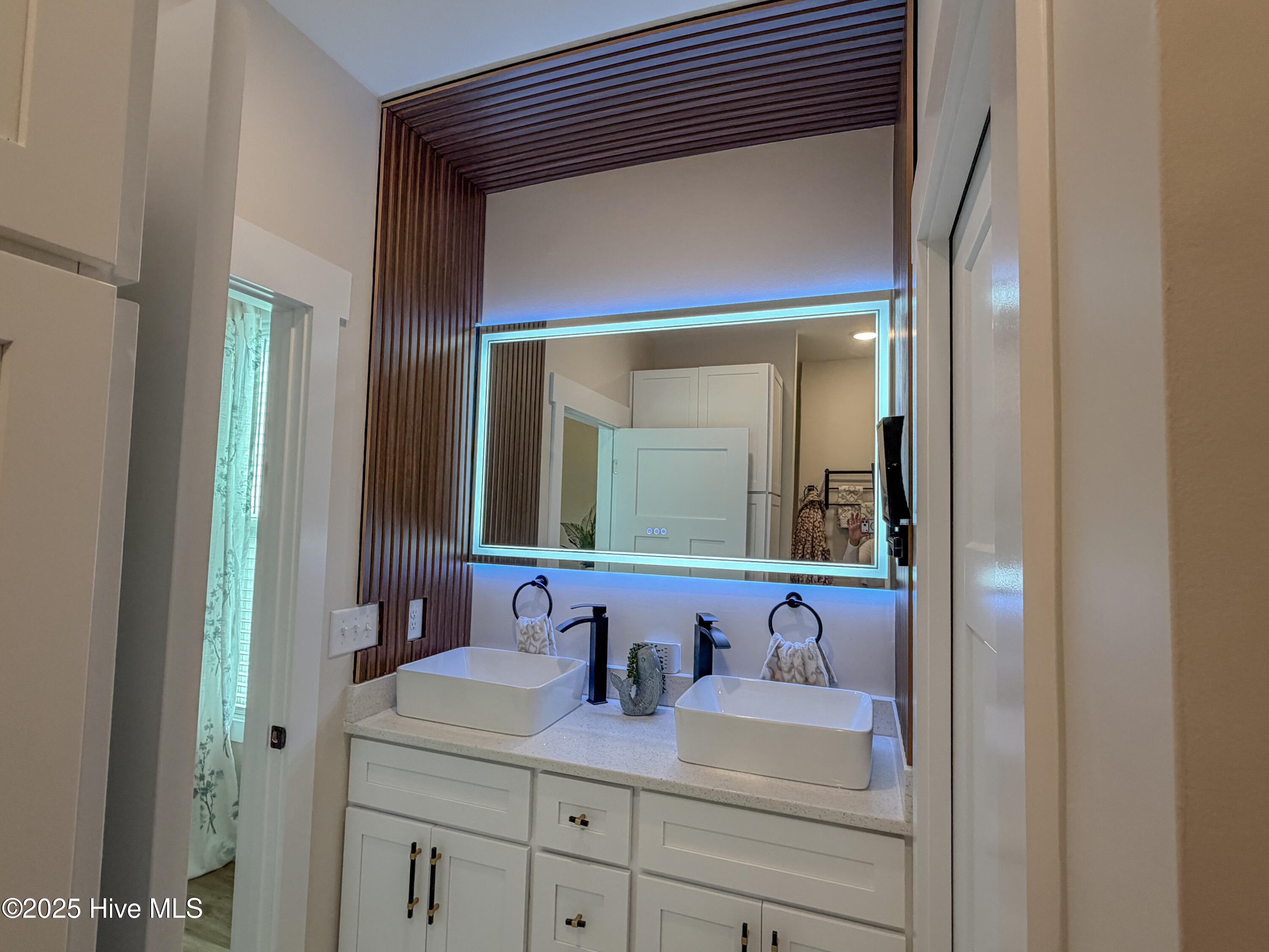 100546436 | Photo 31