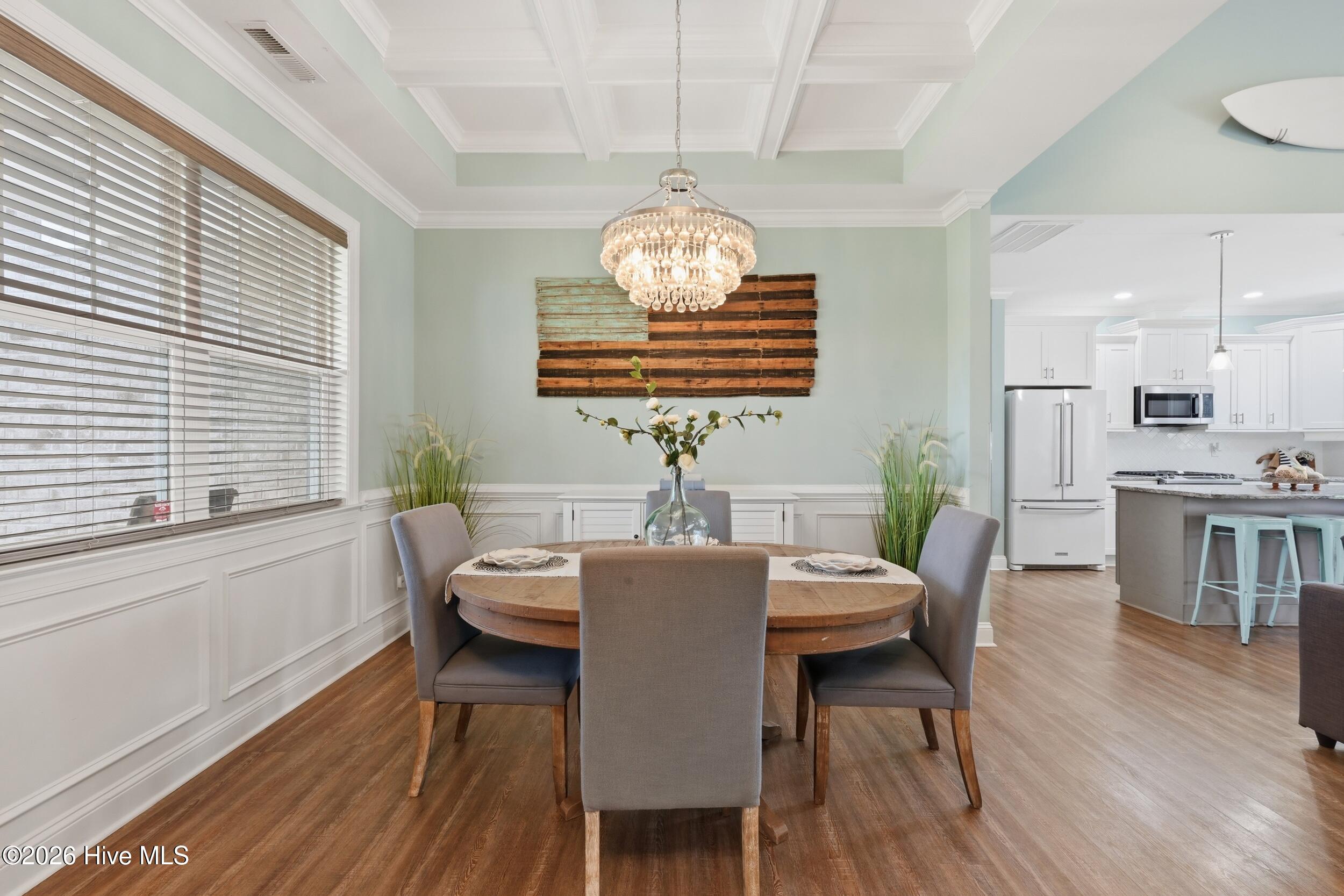 100565388 | Photo 11