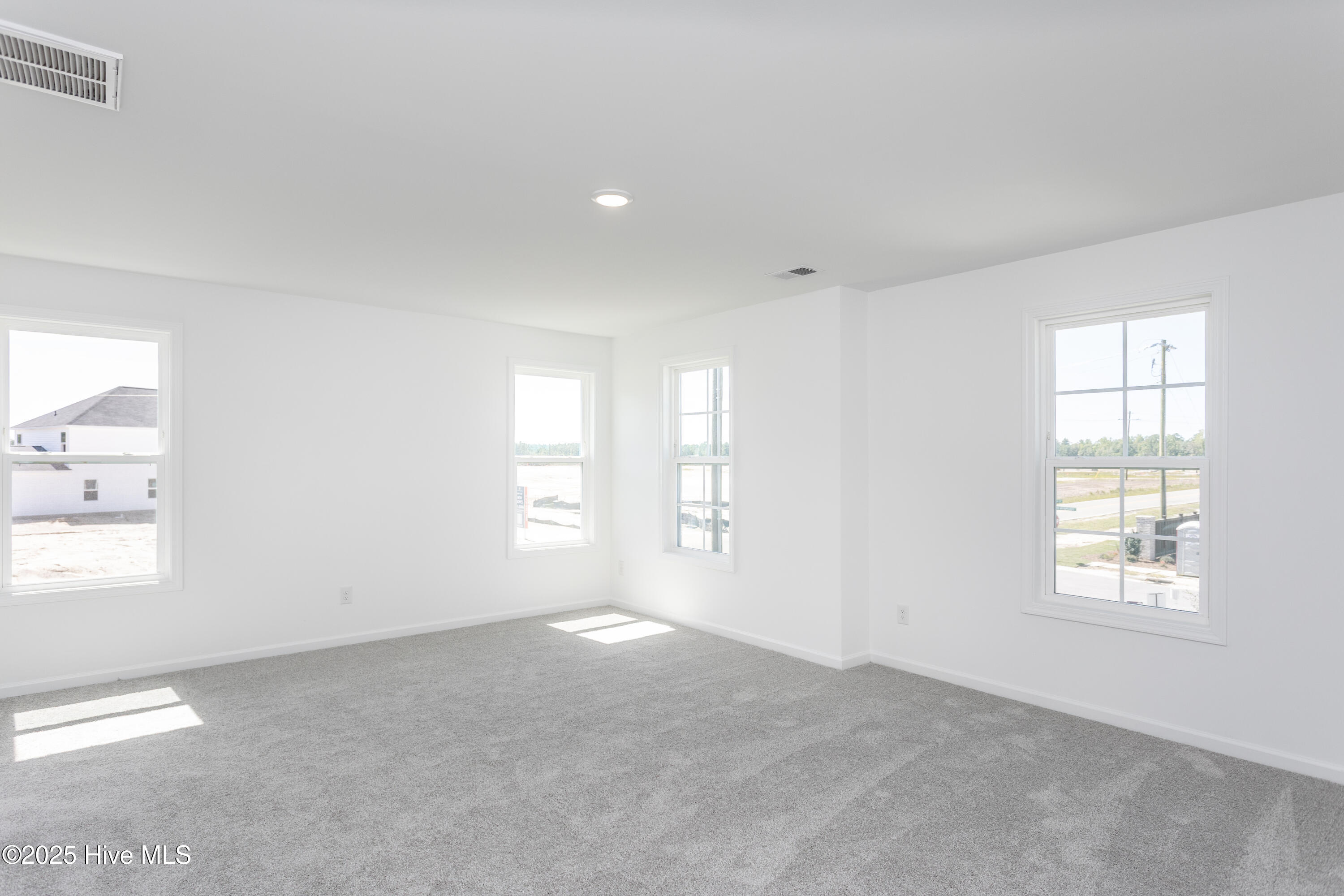 100507421 | Photo 18